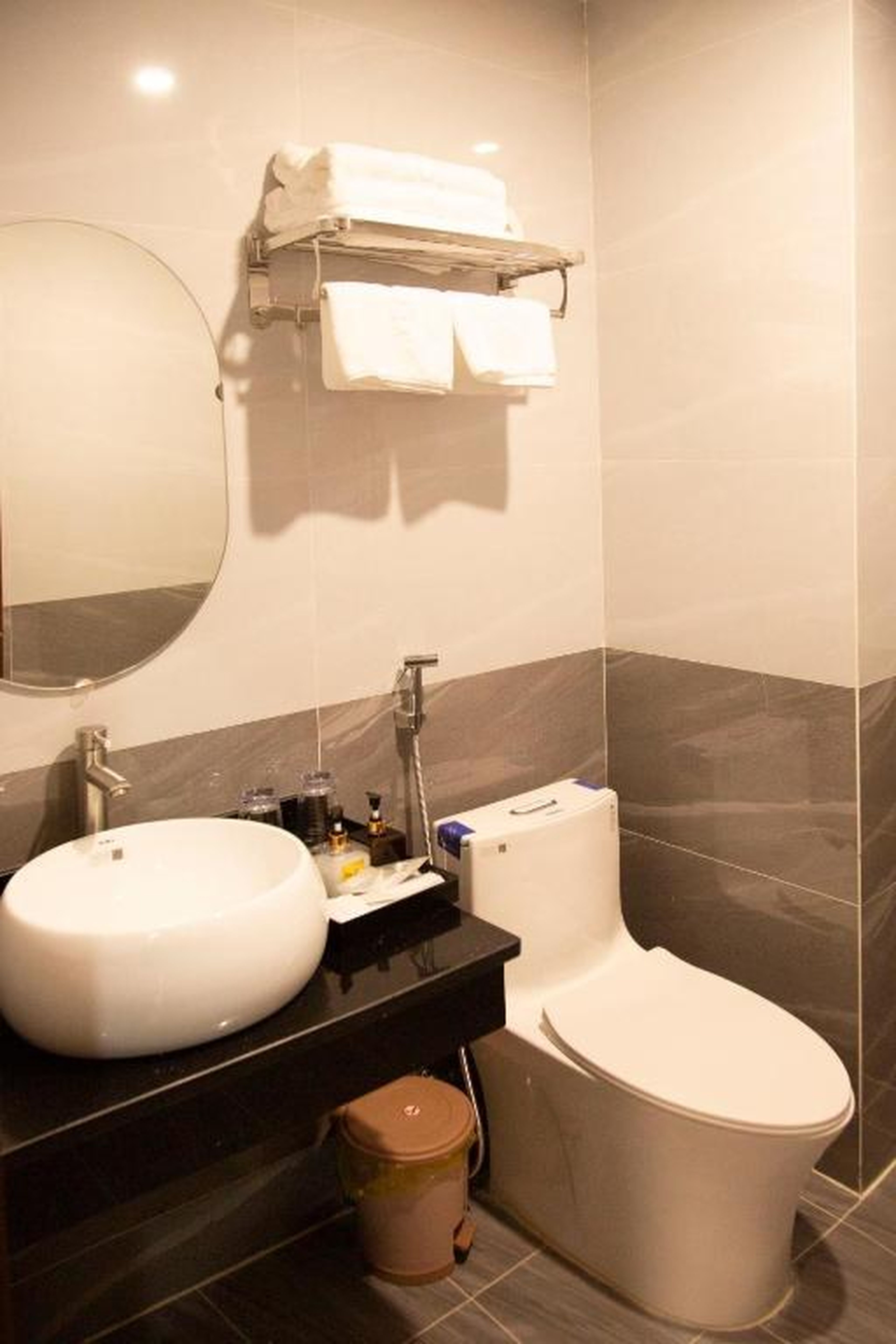 khách sạn Sky New Uông Bí, tỉnh Quảng Ninh - Hình 23