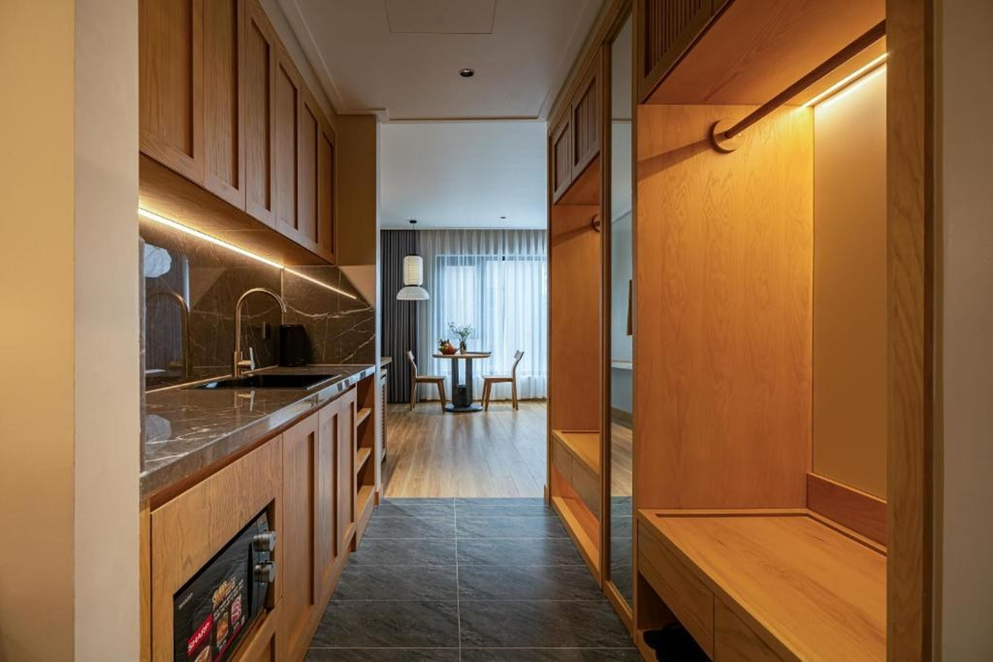 Nam Dat Hotel by D'Lecia Ha Long - Hình 27