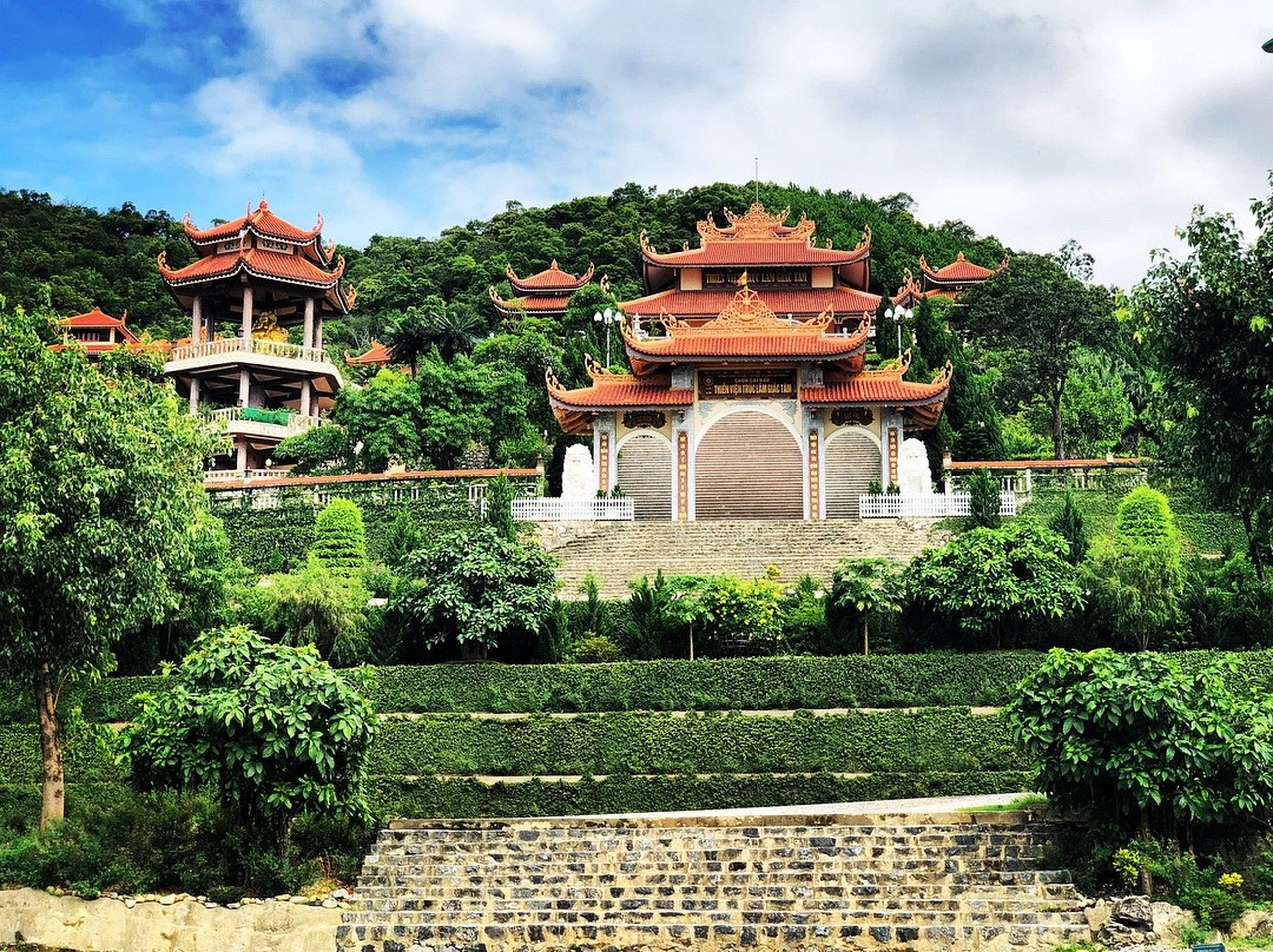 拜子龙湾畔的美丽盖保寺 - Hình 2