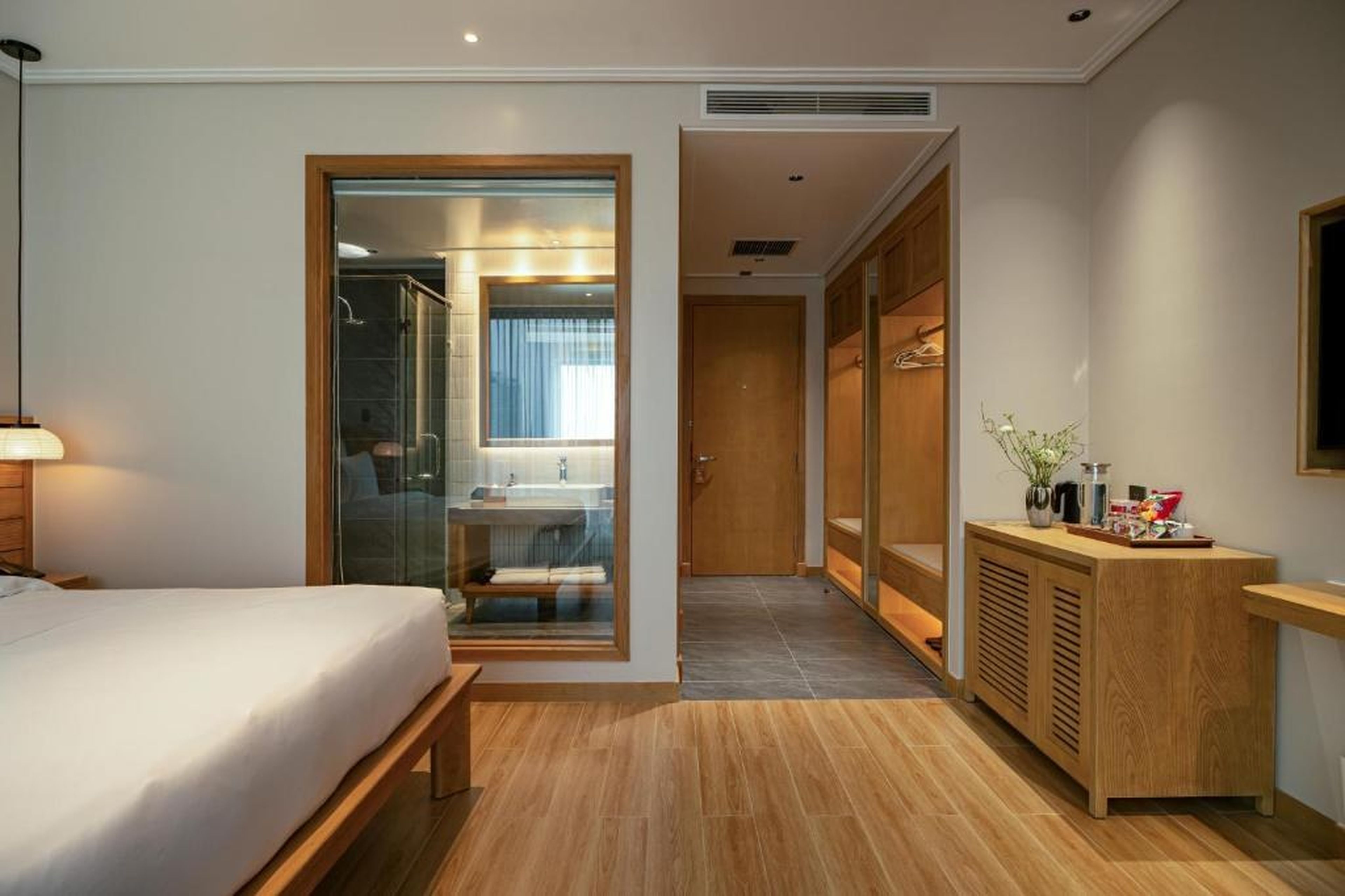 Nam Dat Hotel by D'Lecia Ha Long - Hình 6