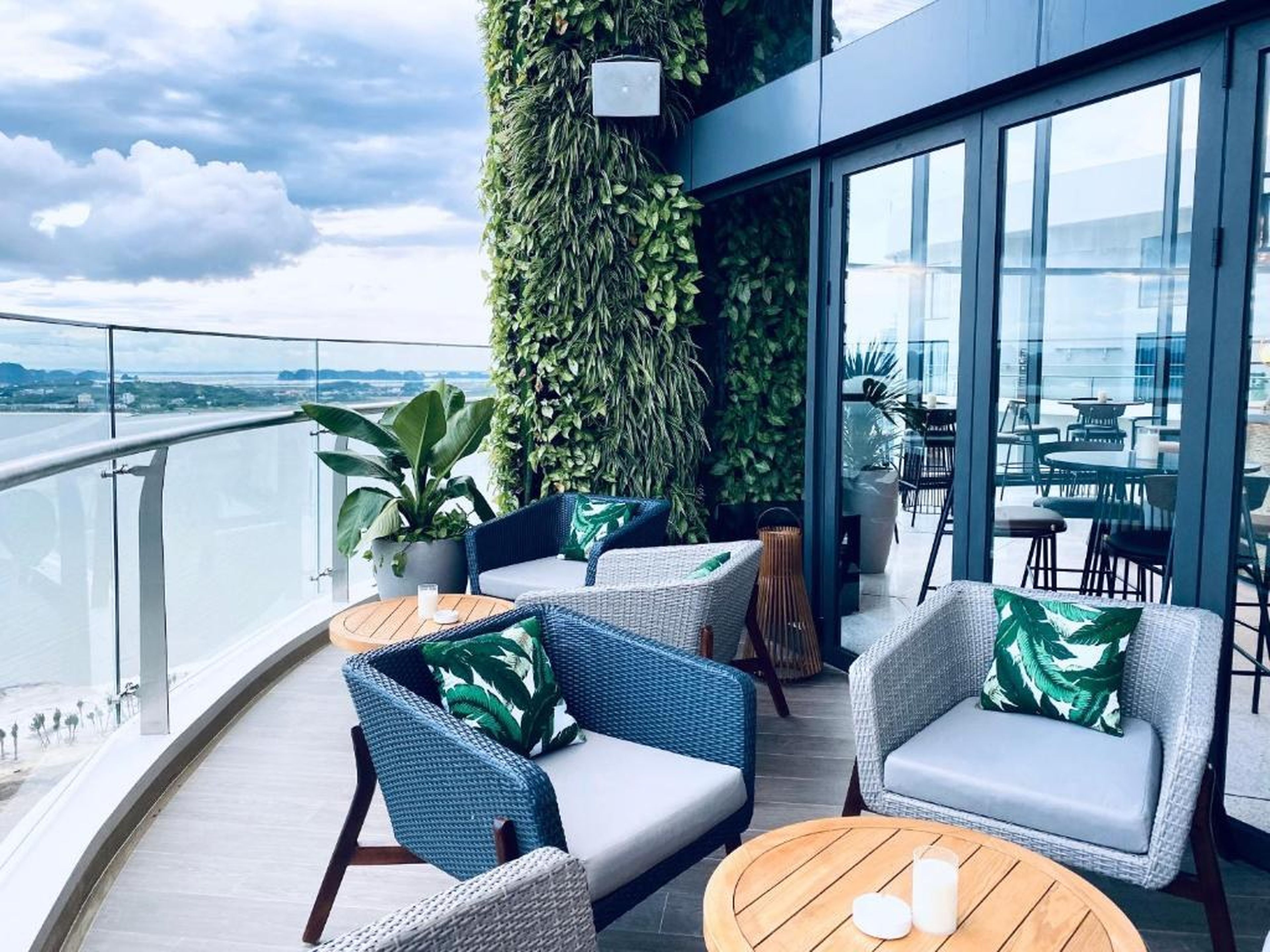 The Sea View Sandy- Duplex Homestay- Citadines Marina Ha Long - Hình 33
