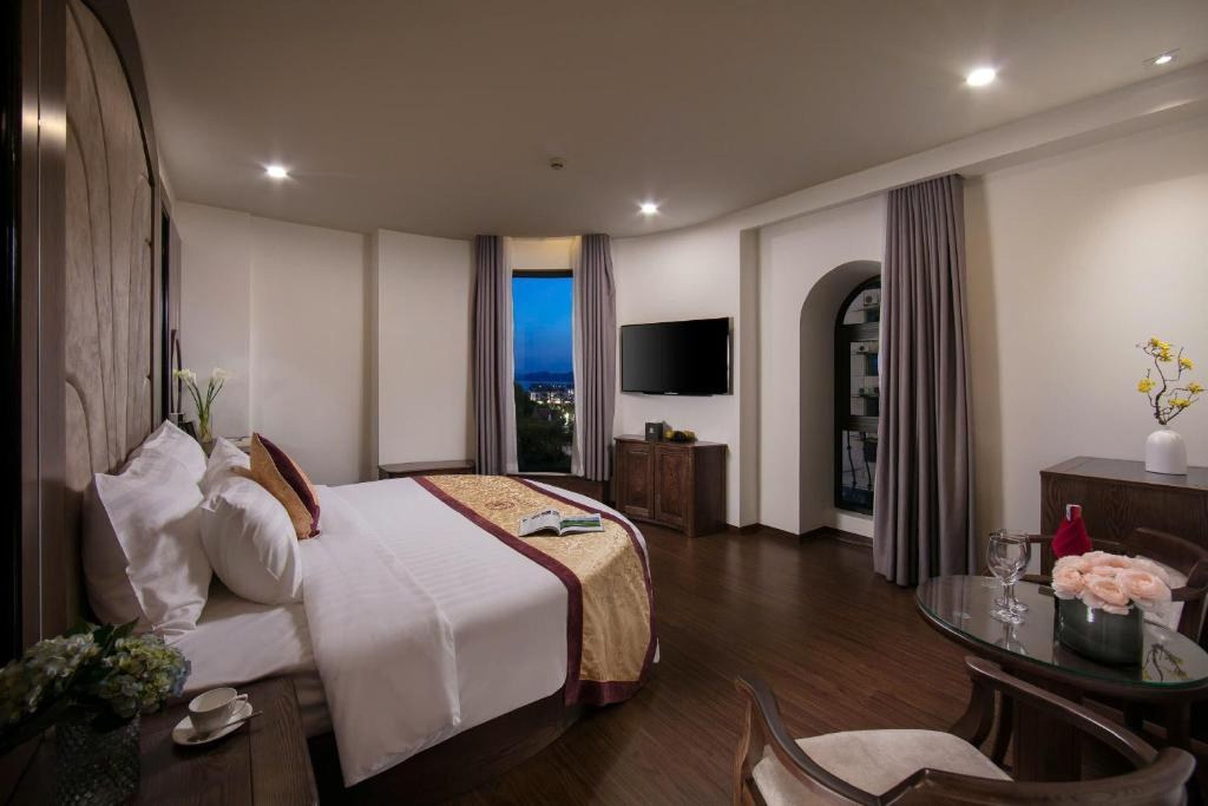 Halios Hotel Halong - Hình 19