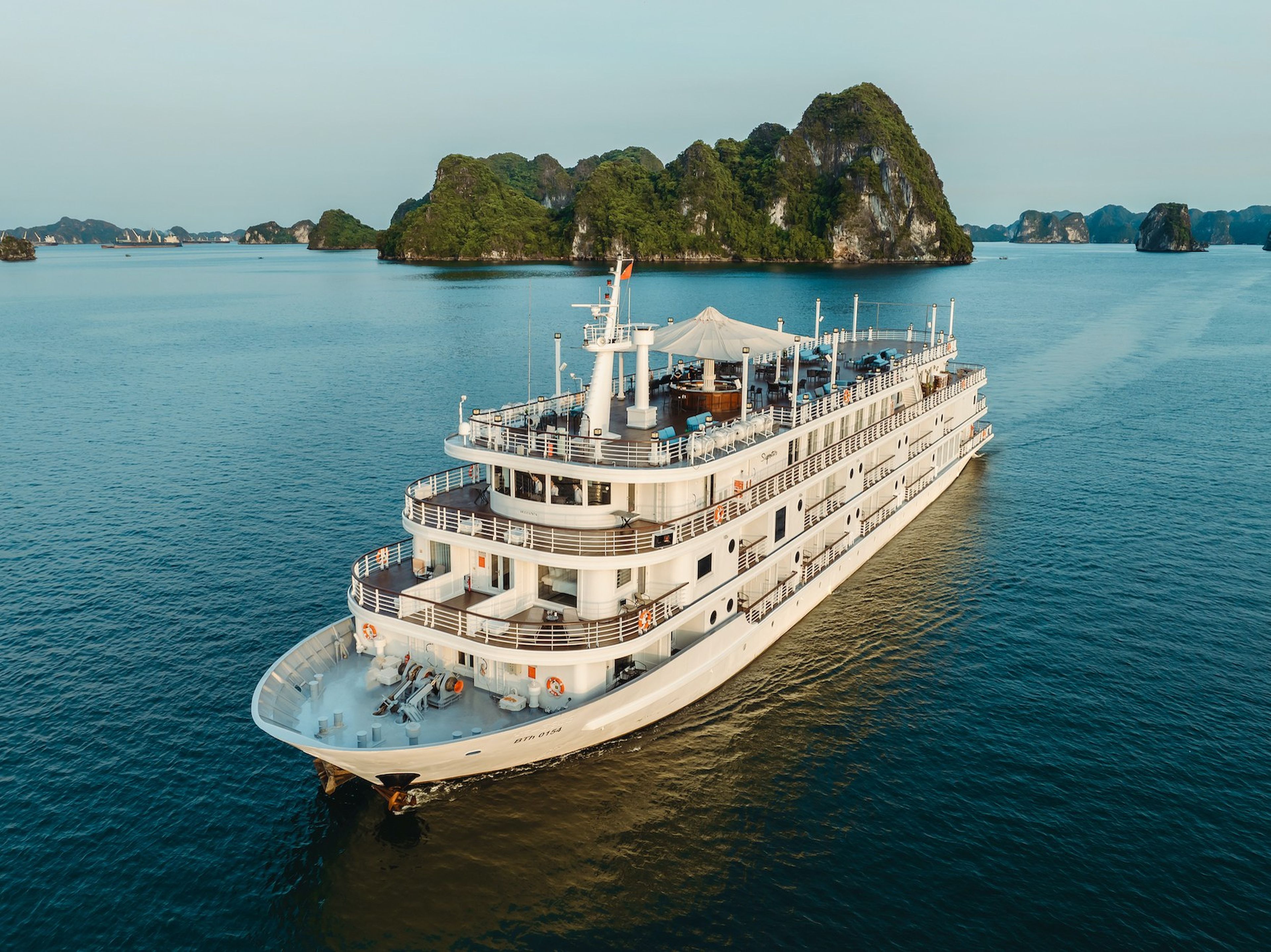 Discover the Heritage Bay with the Top 3 Luxury Ha Long Cruises - Hình 13