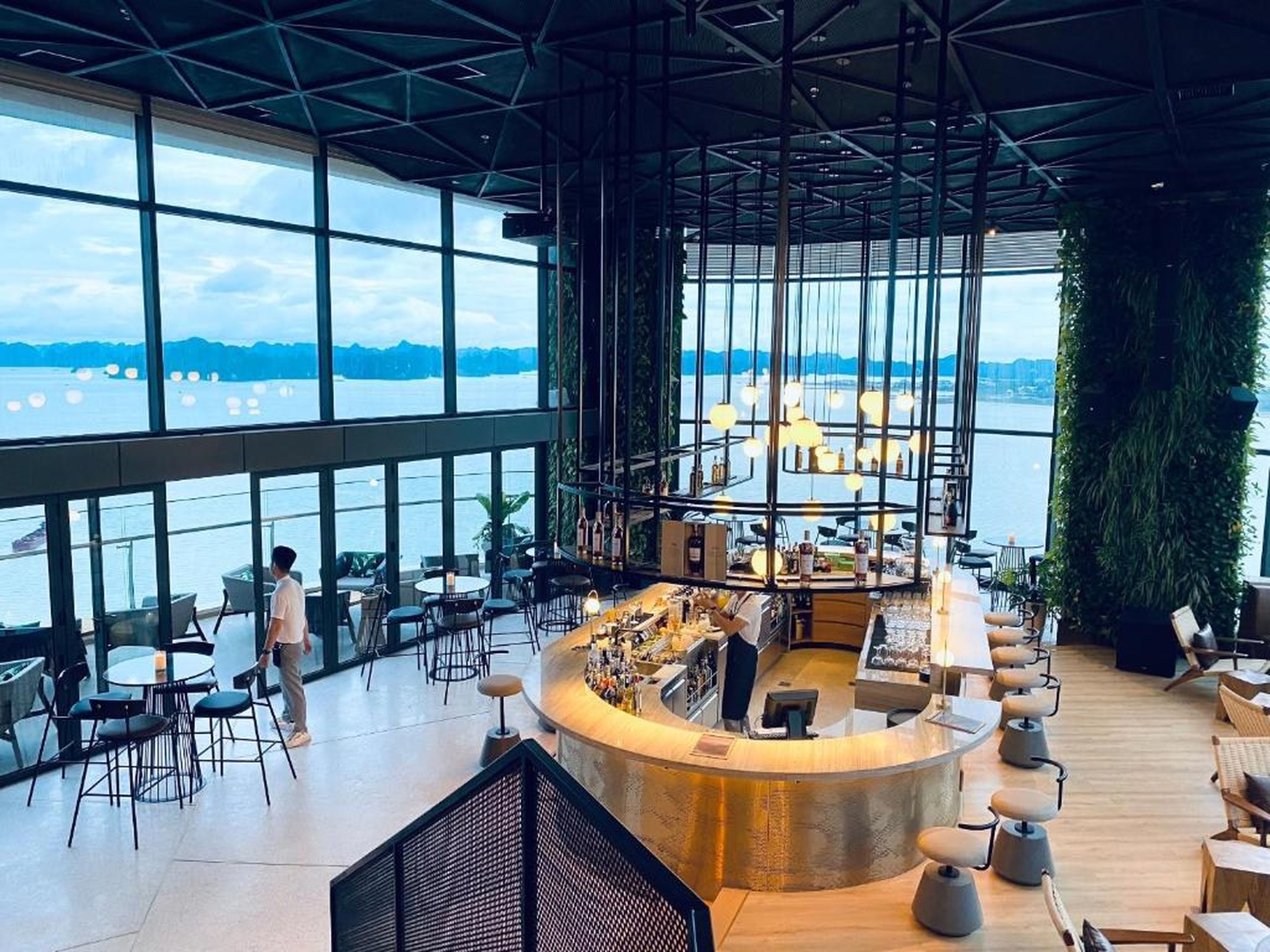 The Sea View Sandy- Duplex Homestay- Citadines Marina Ha Long - Hình 7