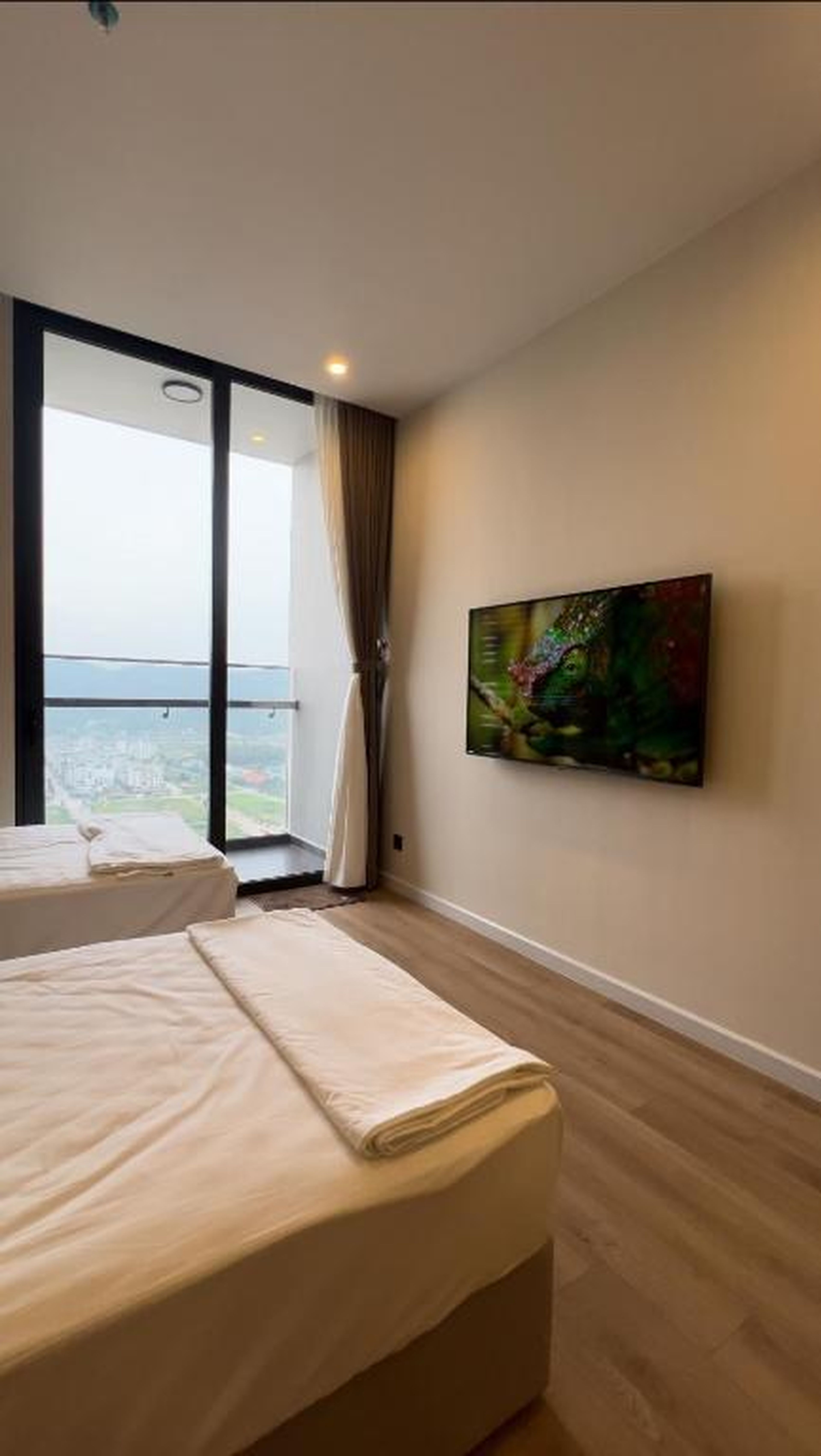 L Apartment - Ha Long Bay - Hình 1