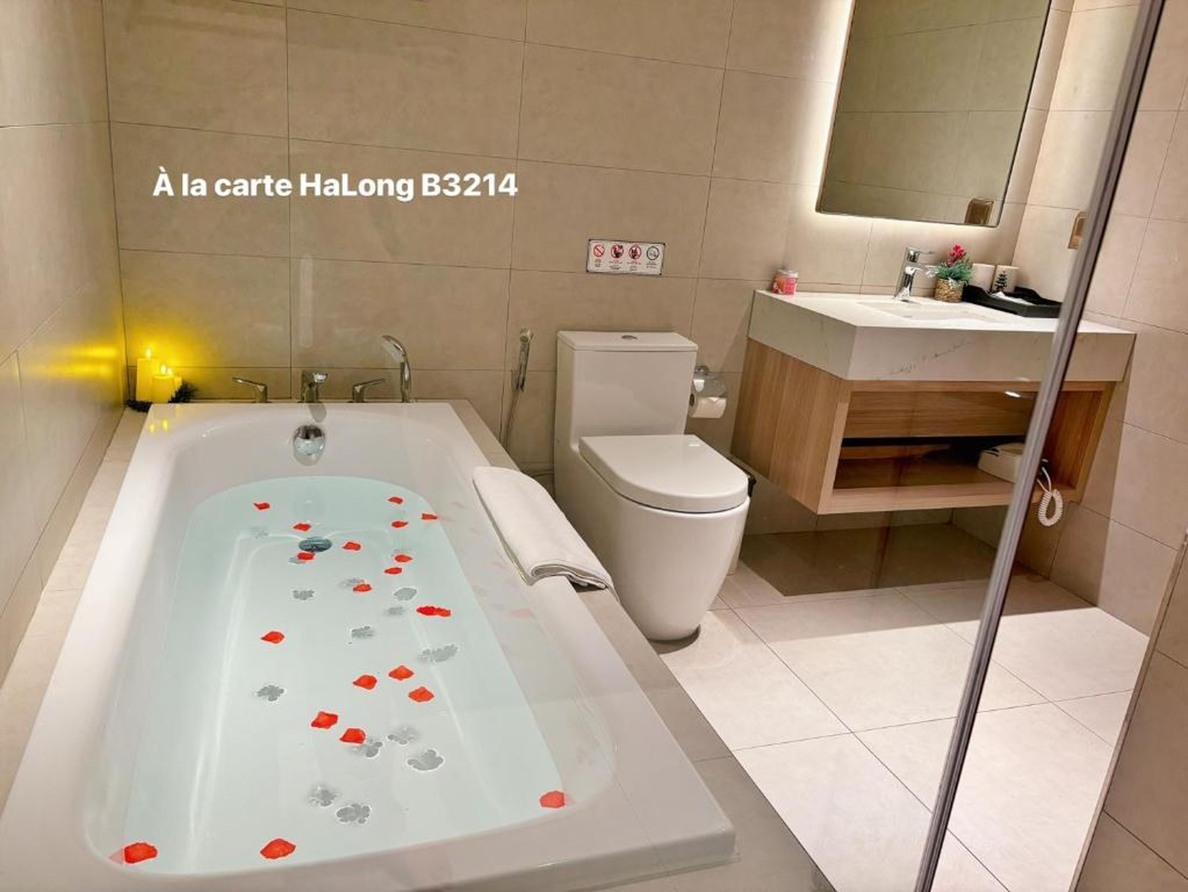 A La Carte Ha Long Oceanview Panoramic 2BR2WC 75m2 Suite with balcony - Hình 25