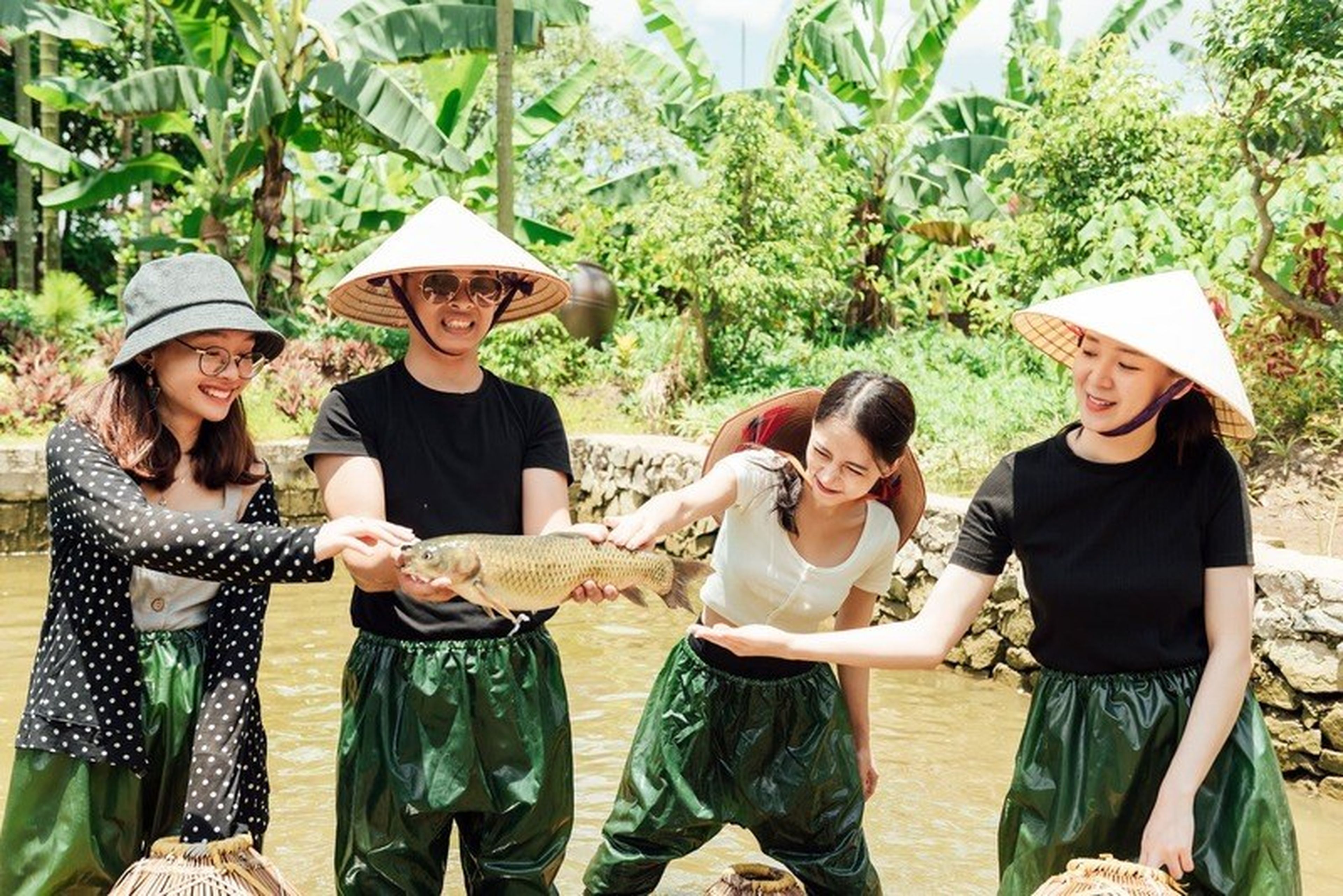 Ghé làng quê Yên Đức Quảng Ninh trải nghiệm cuộc sống thuần nông - Hình 1