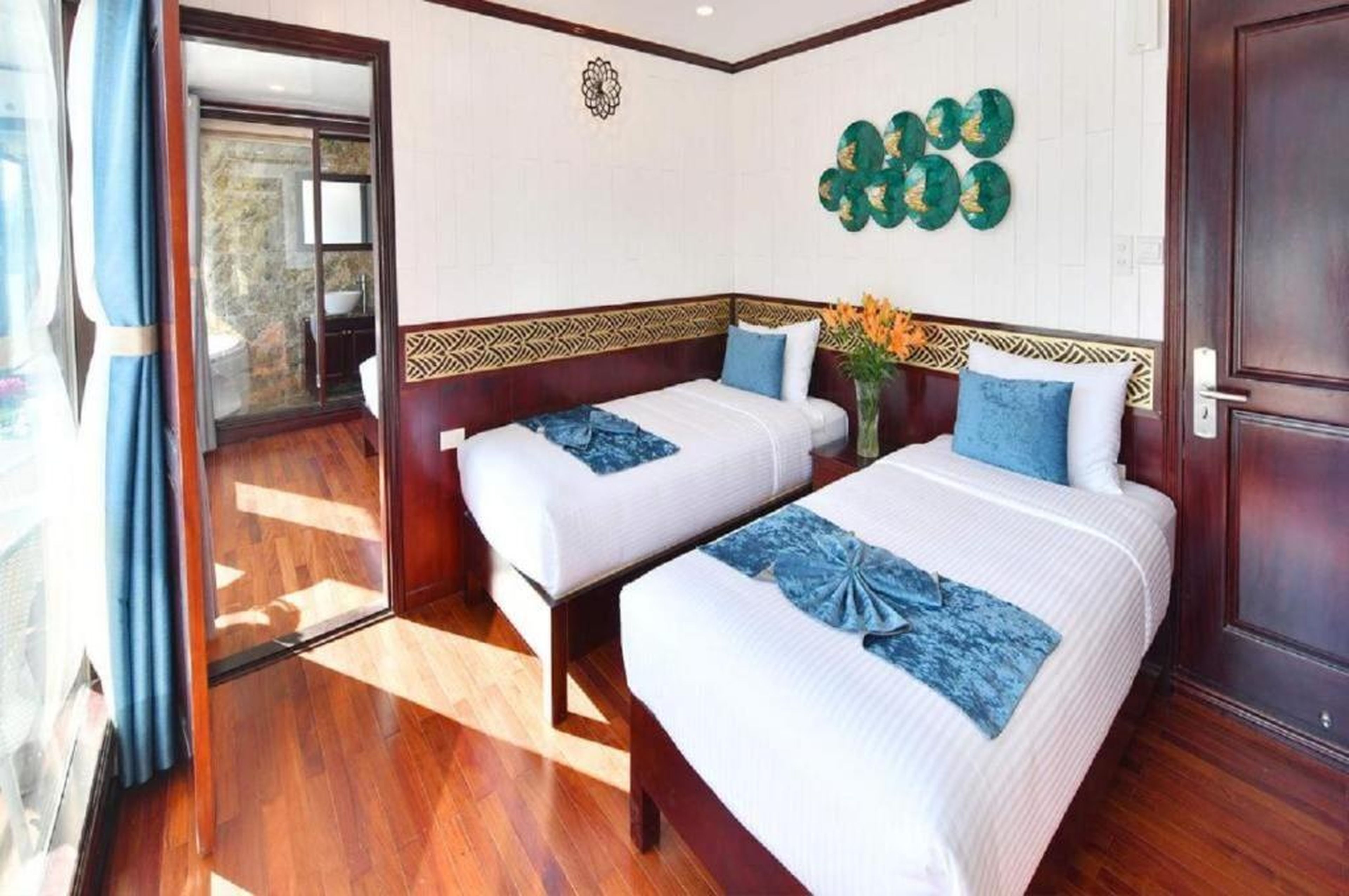 Halong Sapphire Cruises - Hình 42