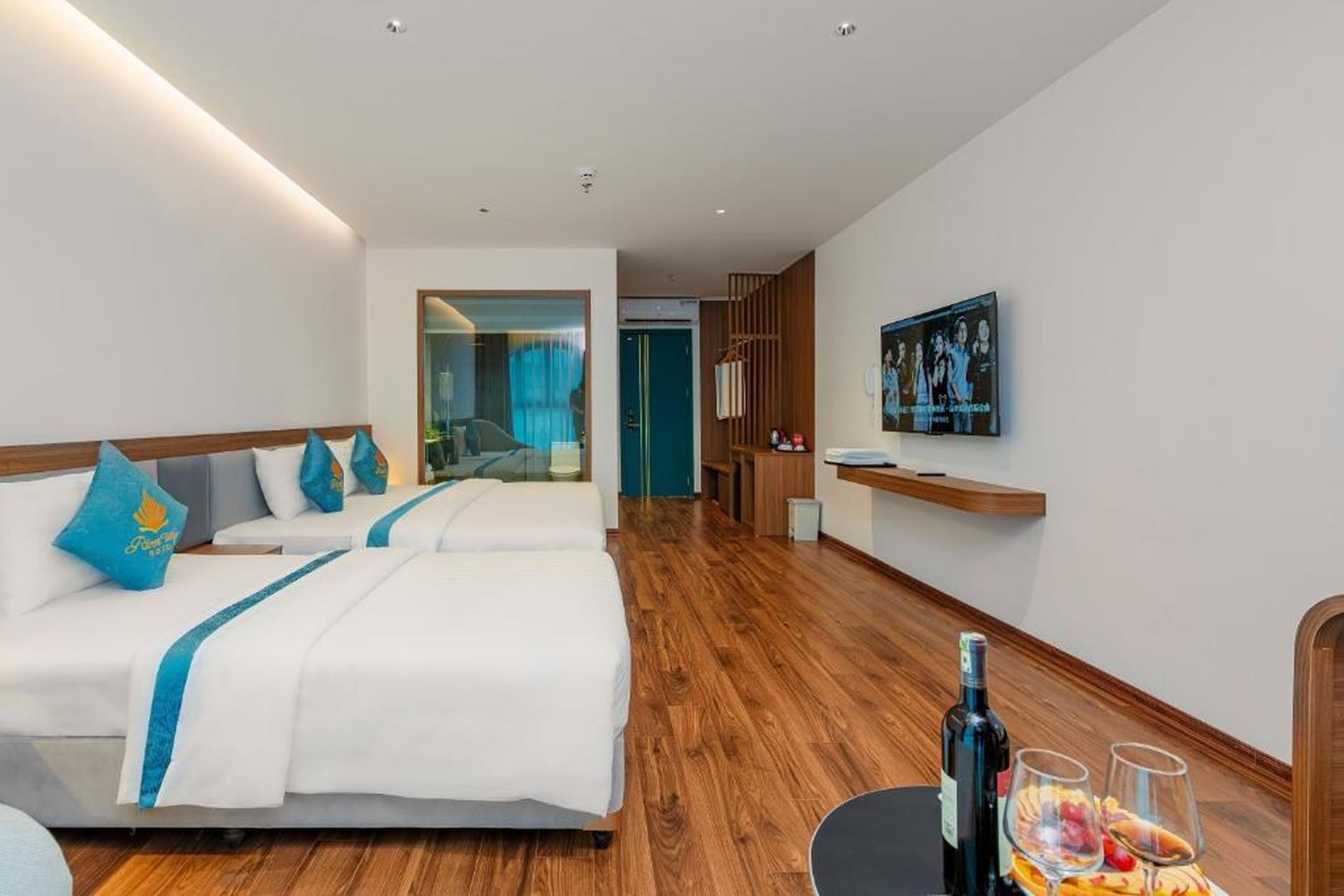 River Way Hotel Ha Long - 500m to Beach - Hình 34