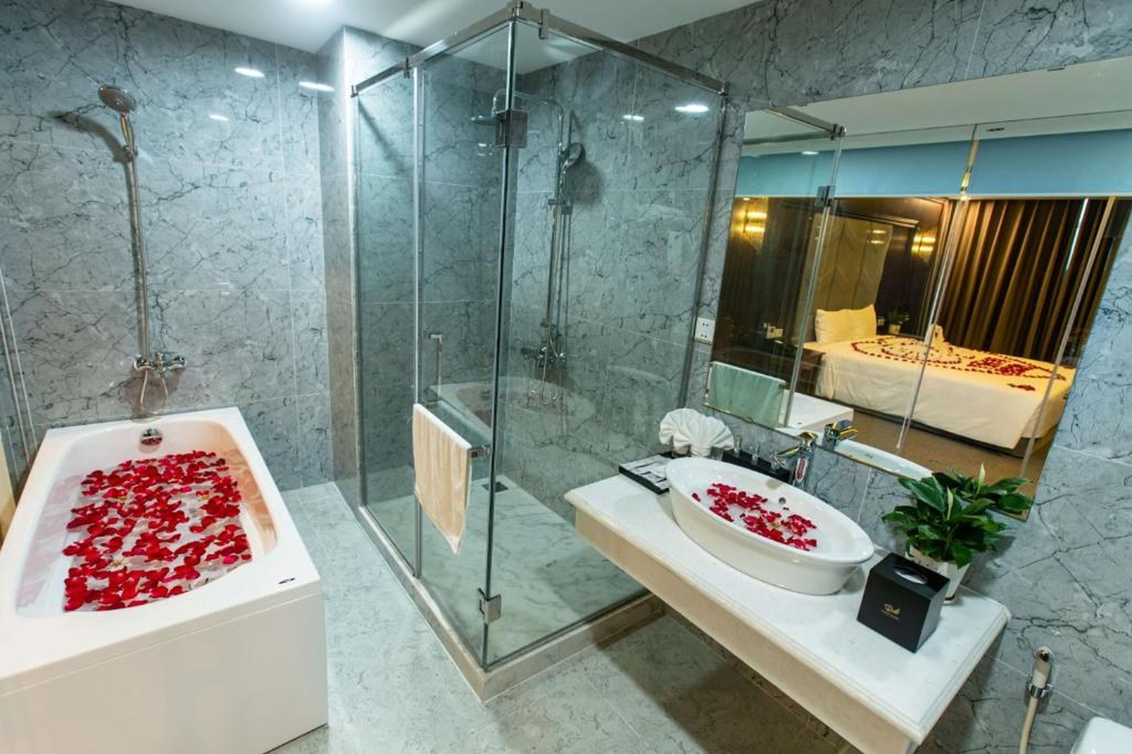 Peace Hotel Hạ Long - Hình 41