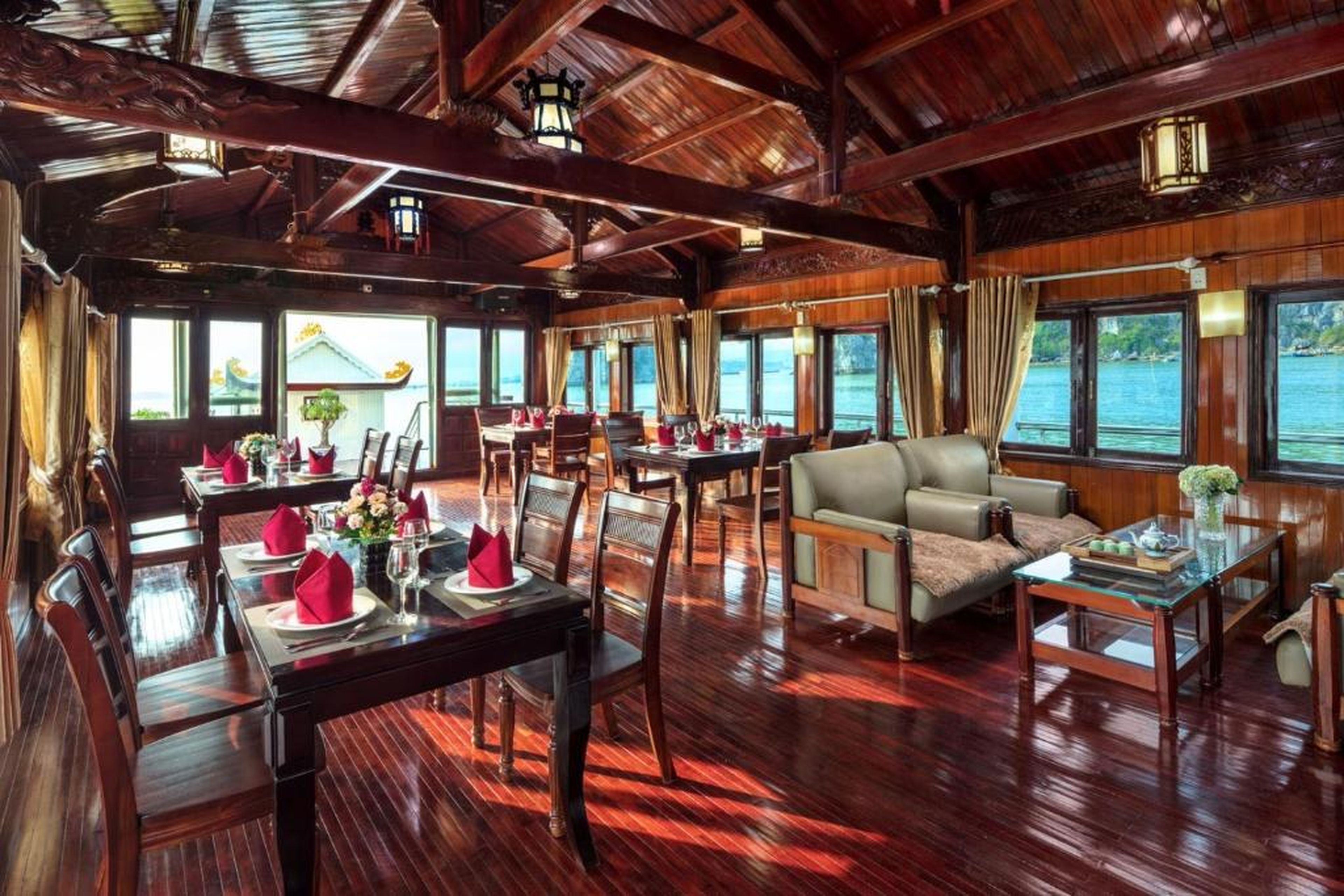 Cozy Bay Classic Cruise - Hình 4