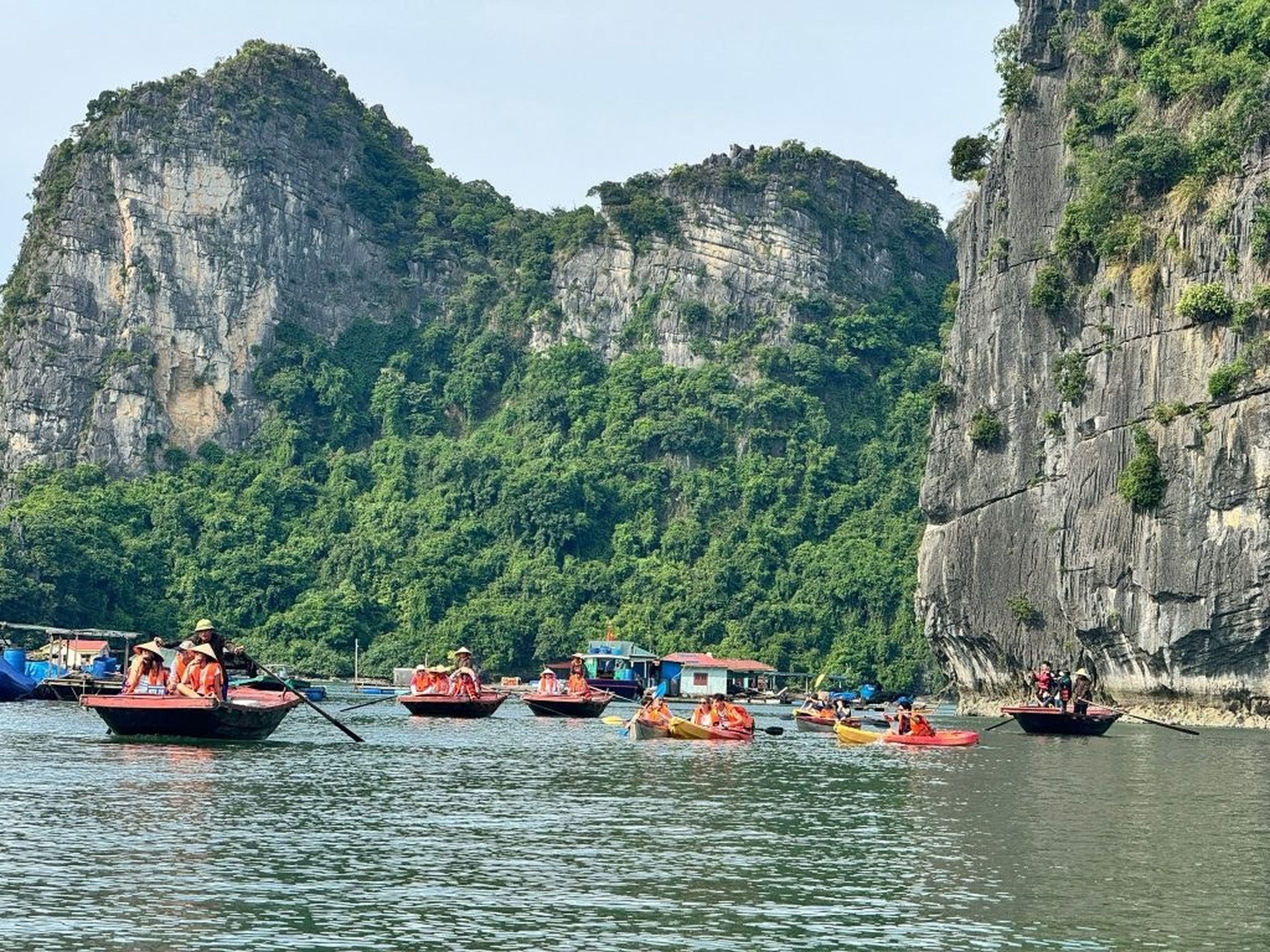 6 Thrilling Experiences in Ha Long Bay in 2025 - Hình 7