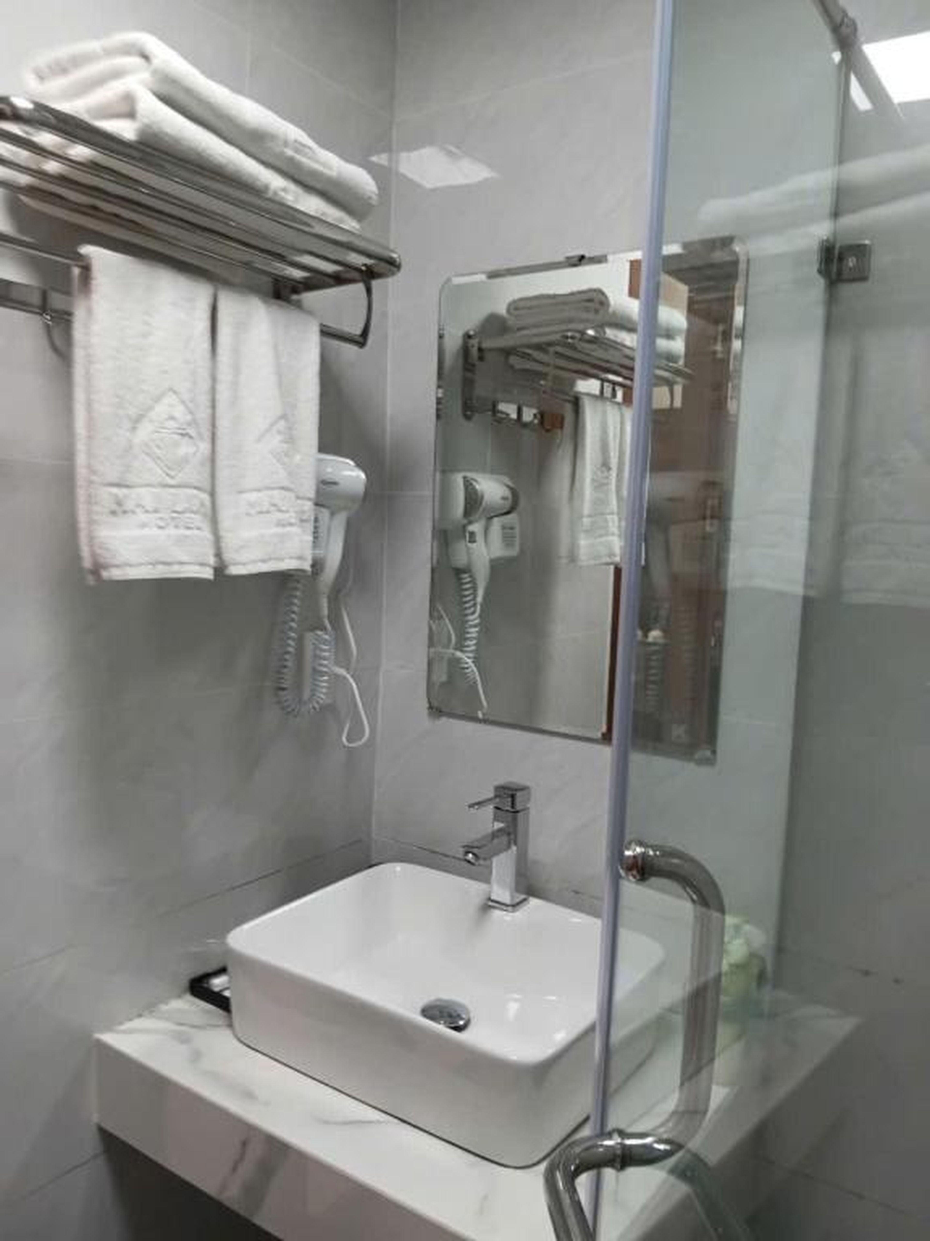 Mai Linh Hotel - Hình 15