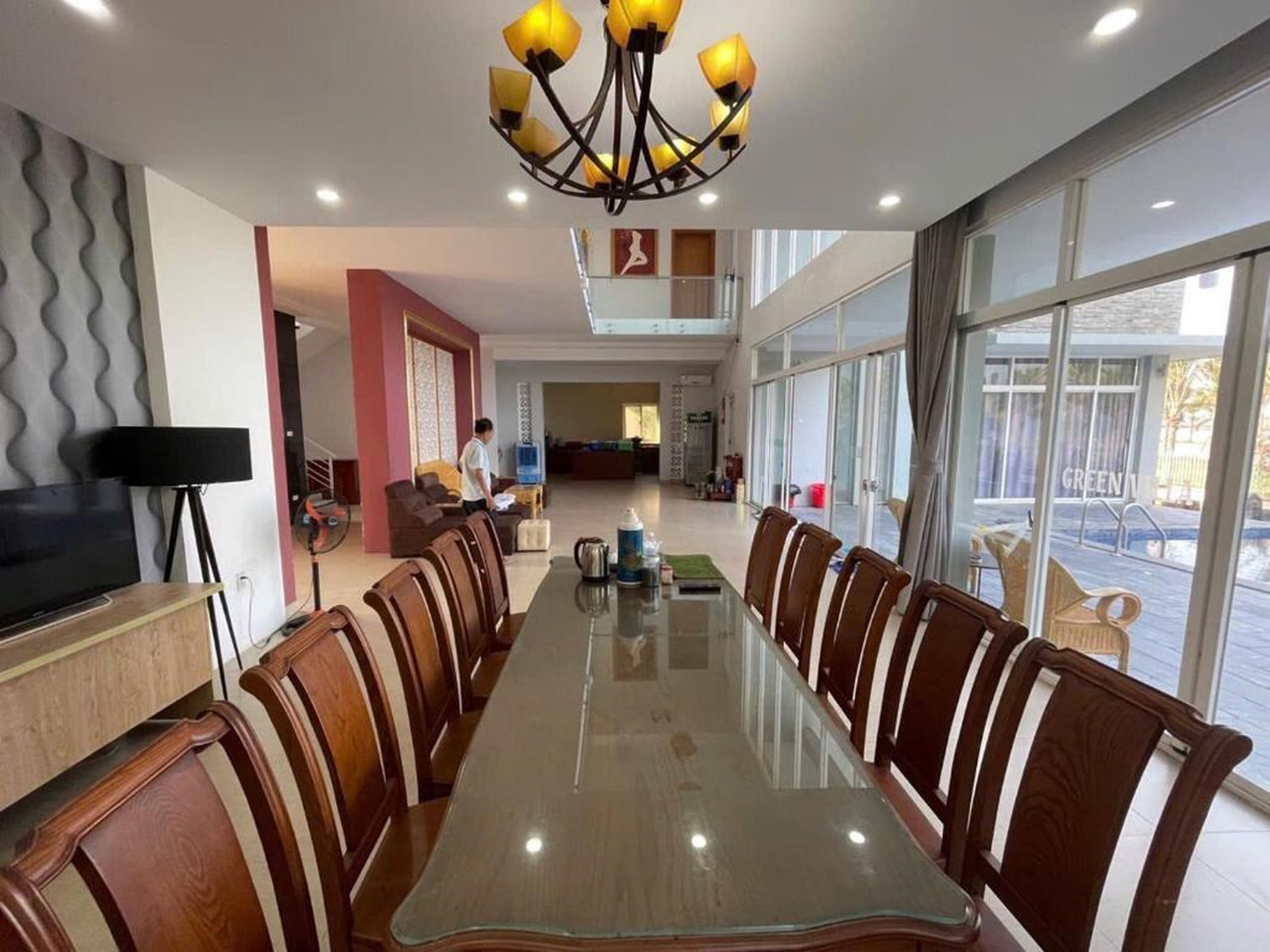 Chuỗi villa mặt biển Tuần Châu - Hạ Long 9 ngủ siêu rộng - sát biển - bể bơi - nướng BBQ - Hình 4