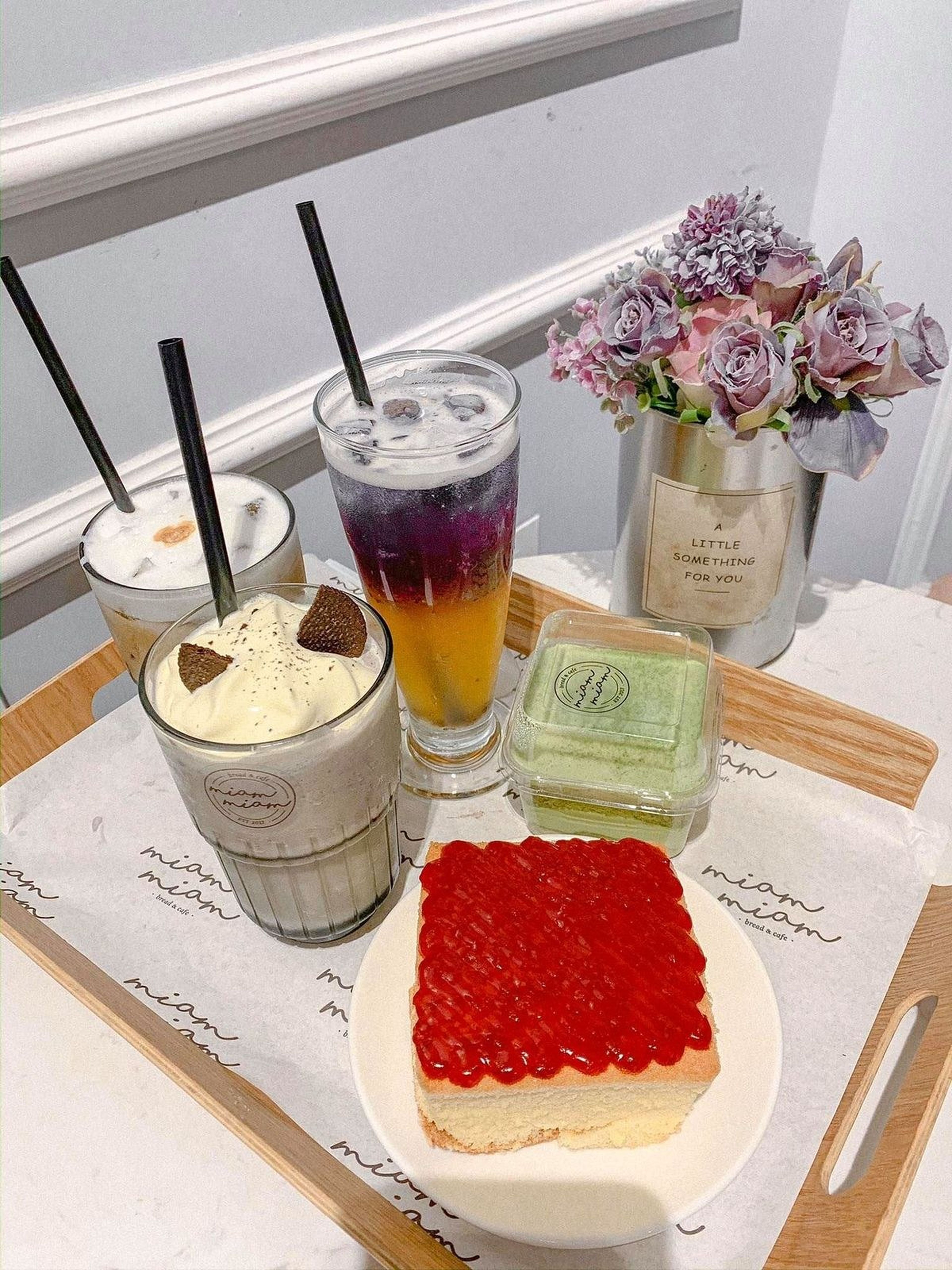 Miam Miam Bread & Cafe - Tiệm bánh trà mộng mơ - Hình 8