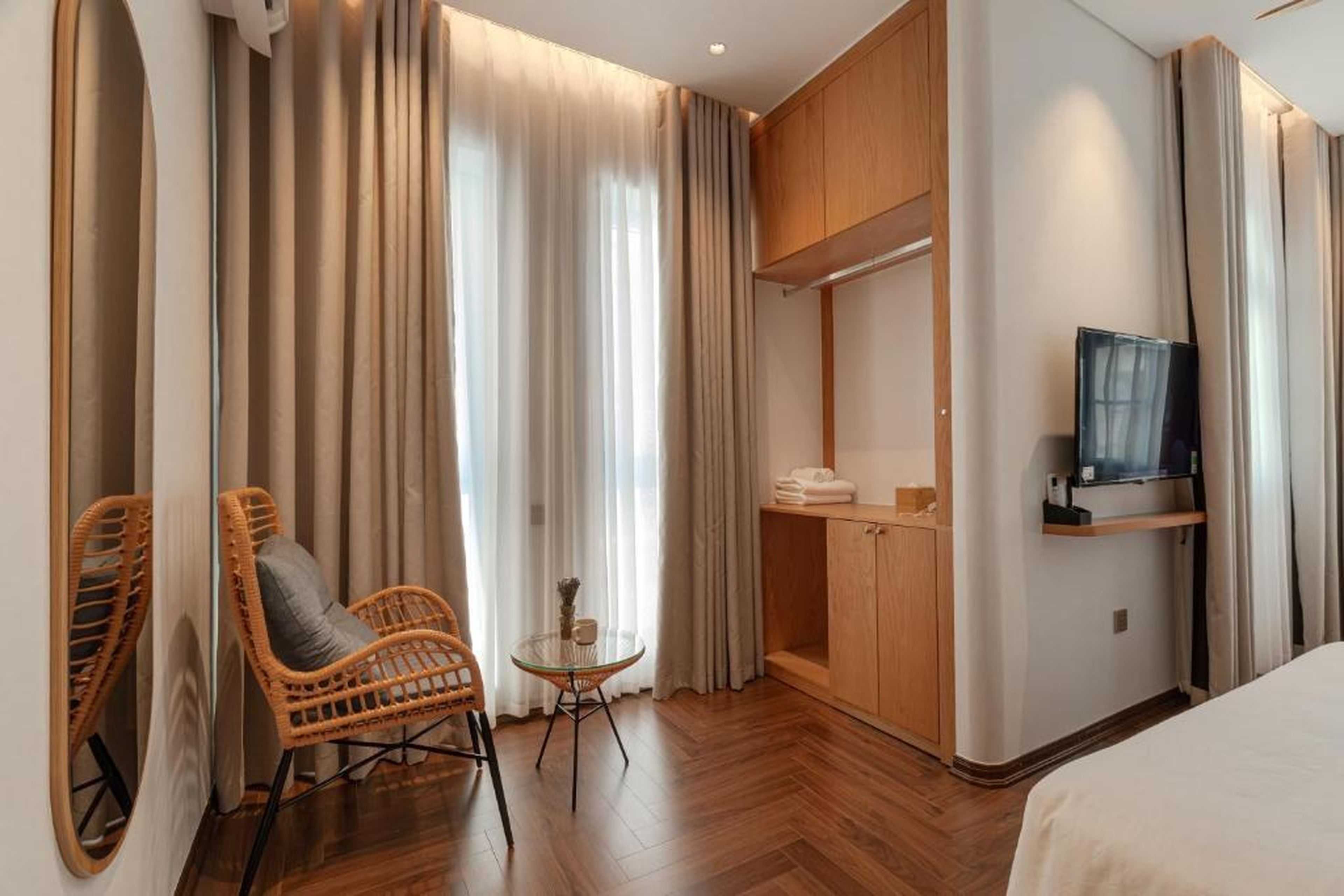 S Villa Ha Long - 5-Bedroom Private Pool Villa Near Beach, Jacuzzi, Sauna & Karaoke - Hình 23