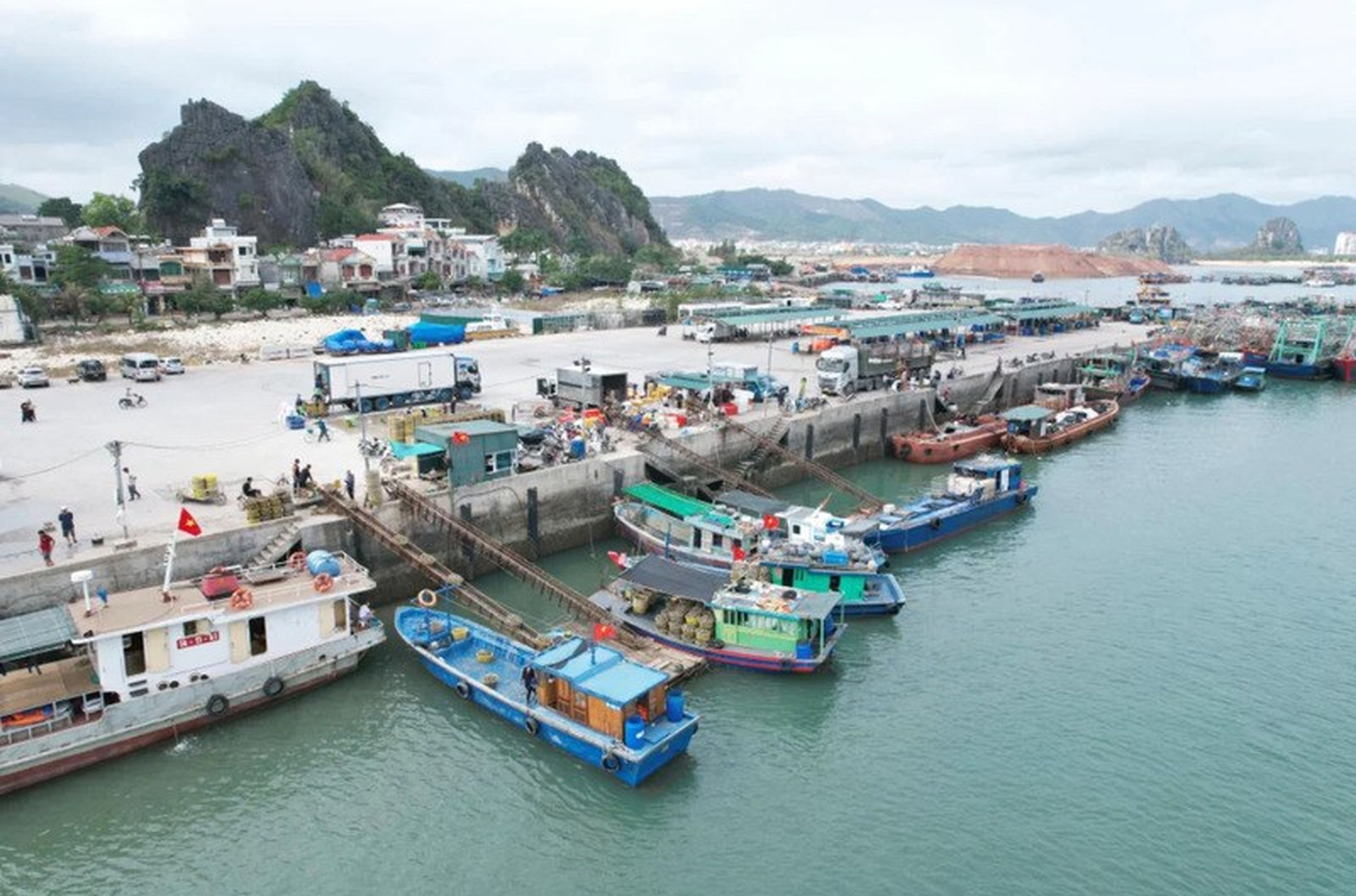 Cảng Cái Rồng, cửa ngõ đường thủy quan trọng của Vân Đồn - Hình 6