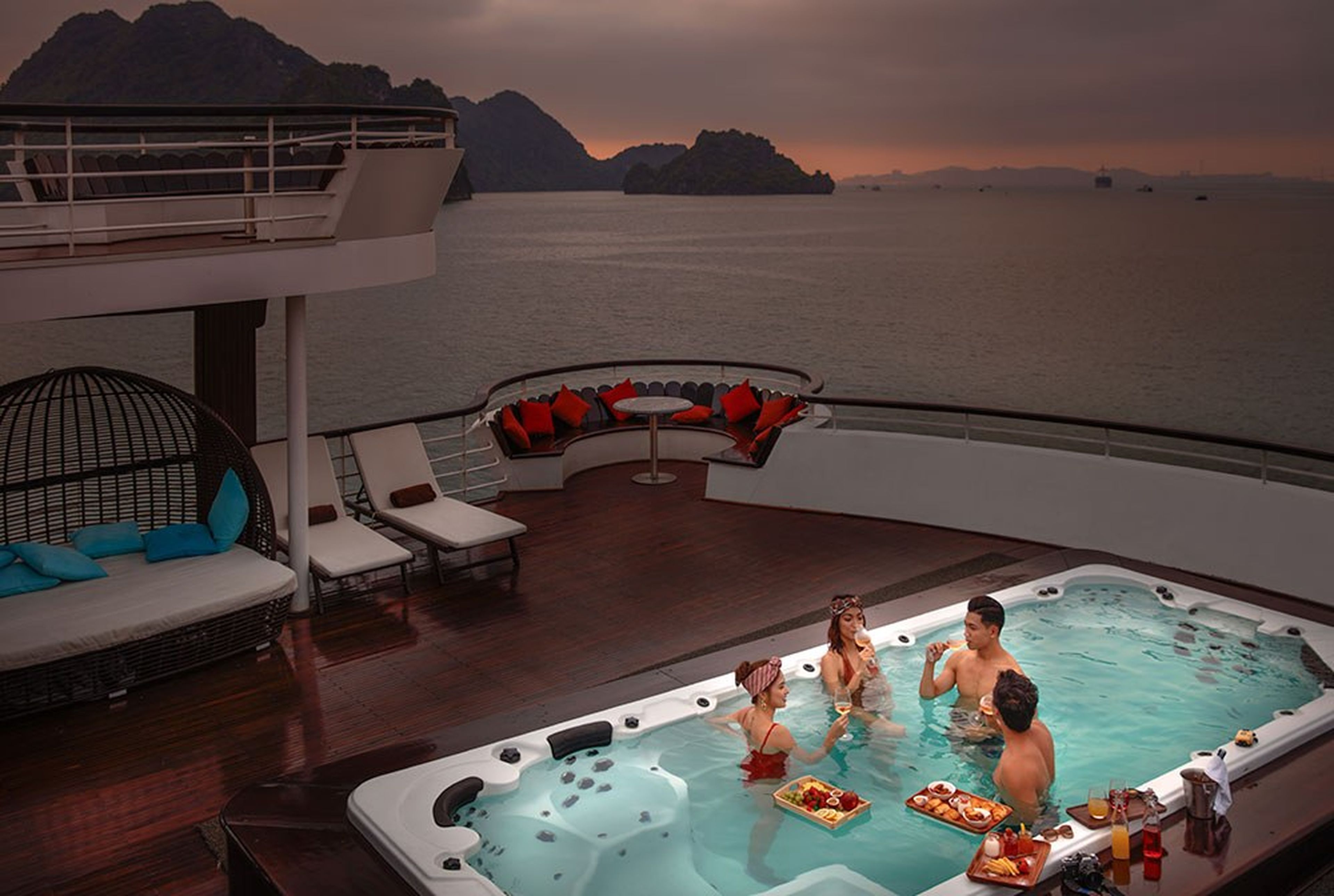 Khuyến mãi hấp dẫn trên du thuyền cao cấp Ambassador Day Cruise Hạ Long - Hình 14