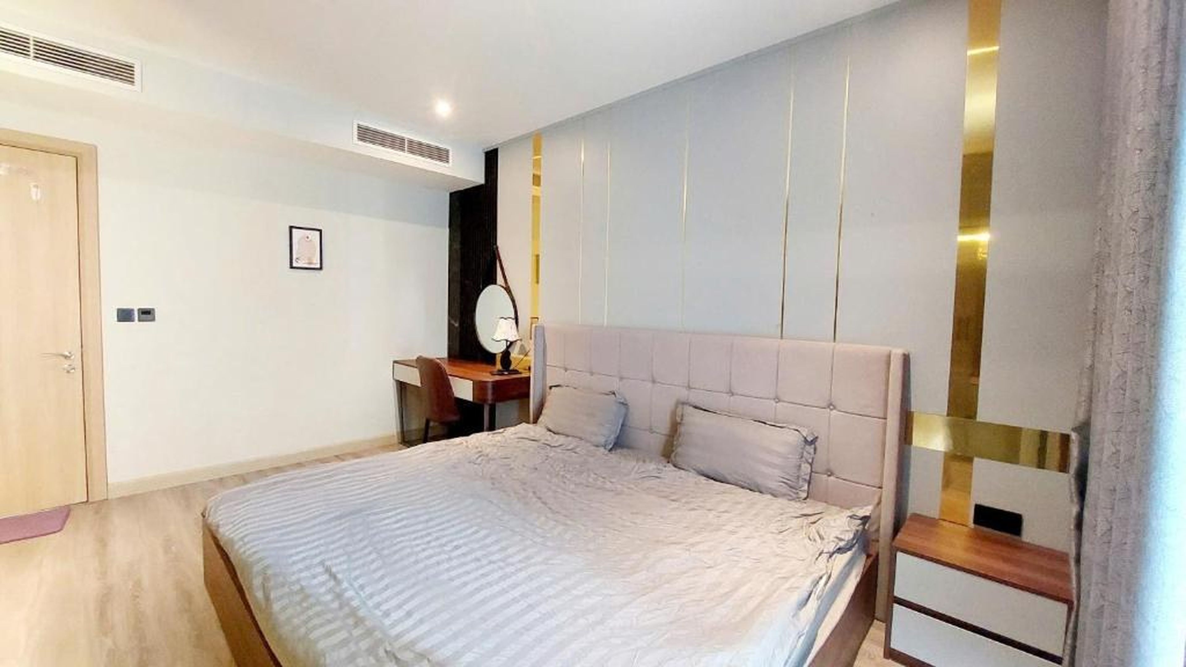 Sweet Home - Homestay apartment system at Citadines Marina Ha Long building - Hình 14