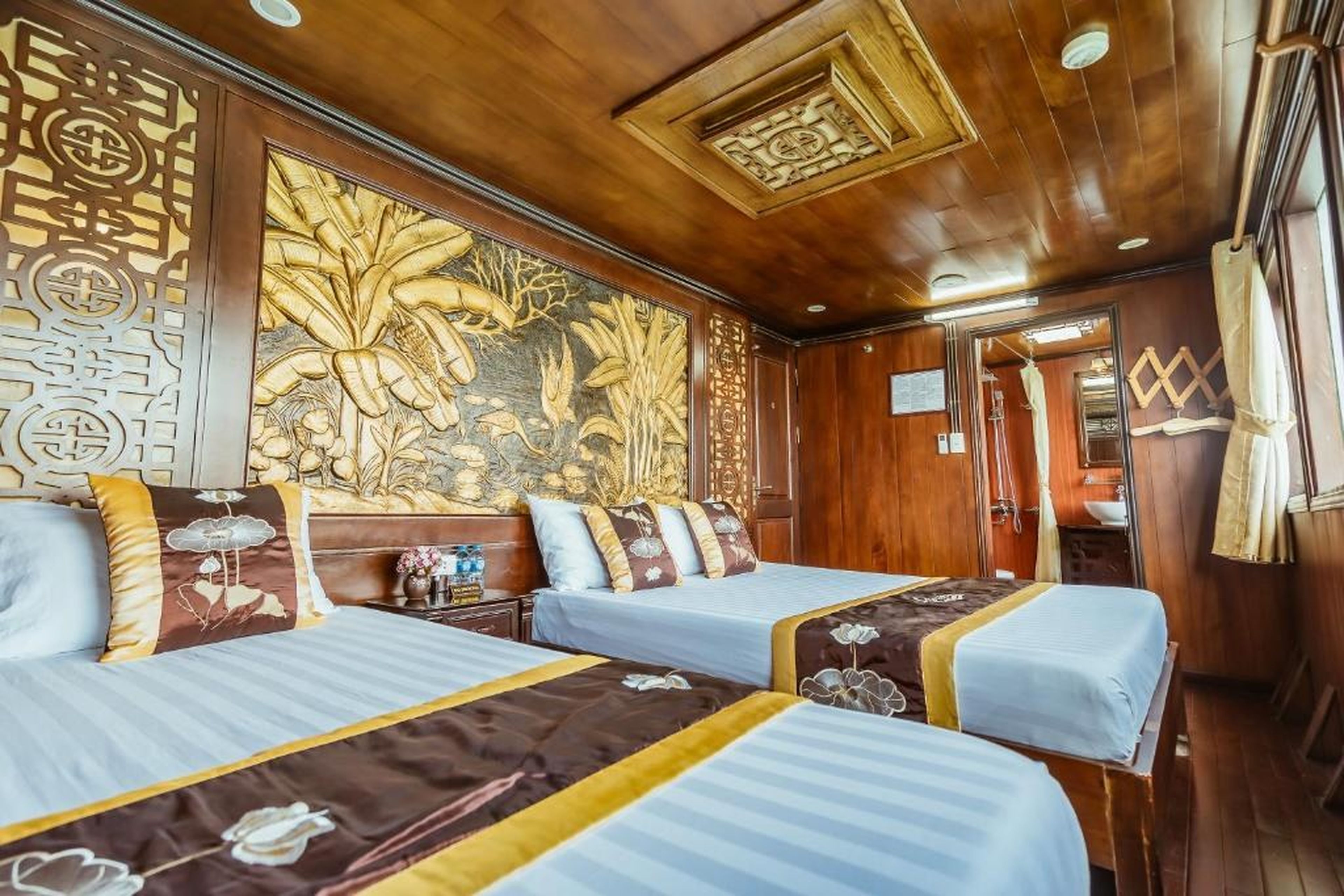 Renea Cruises Halong - Hình 33