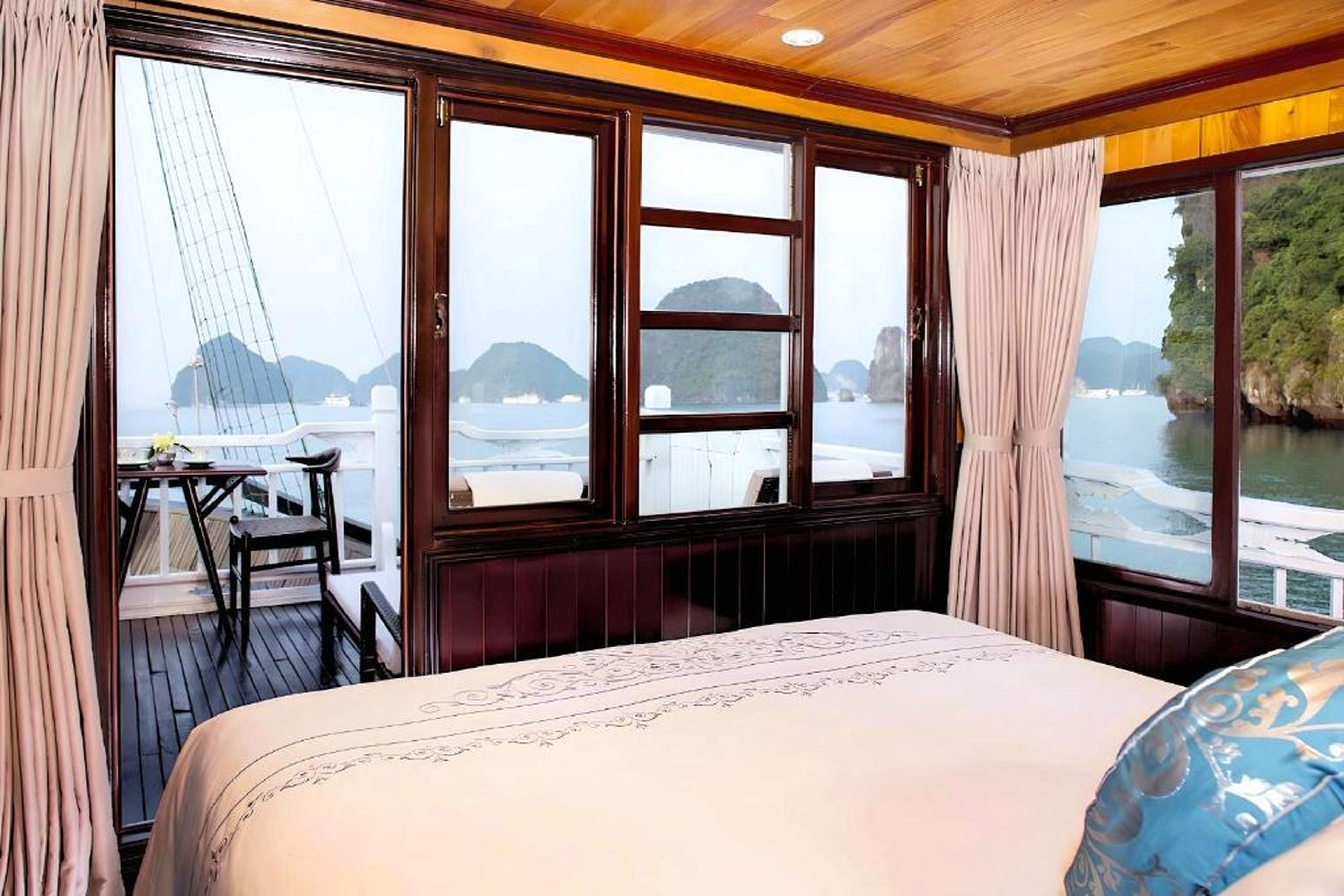 Hera Classic Boutique Cruise - Hình 14