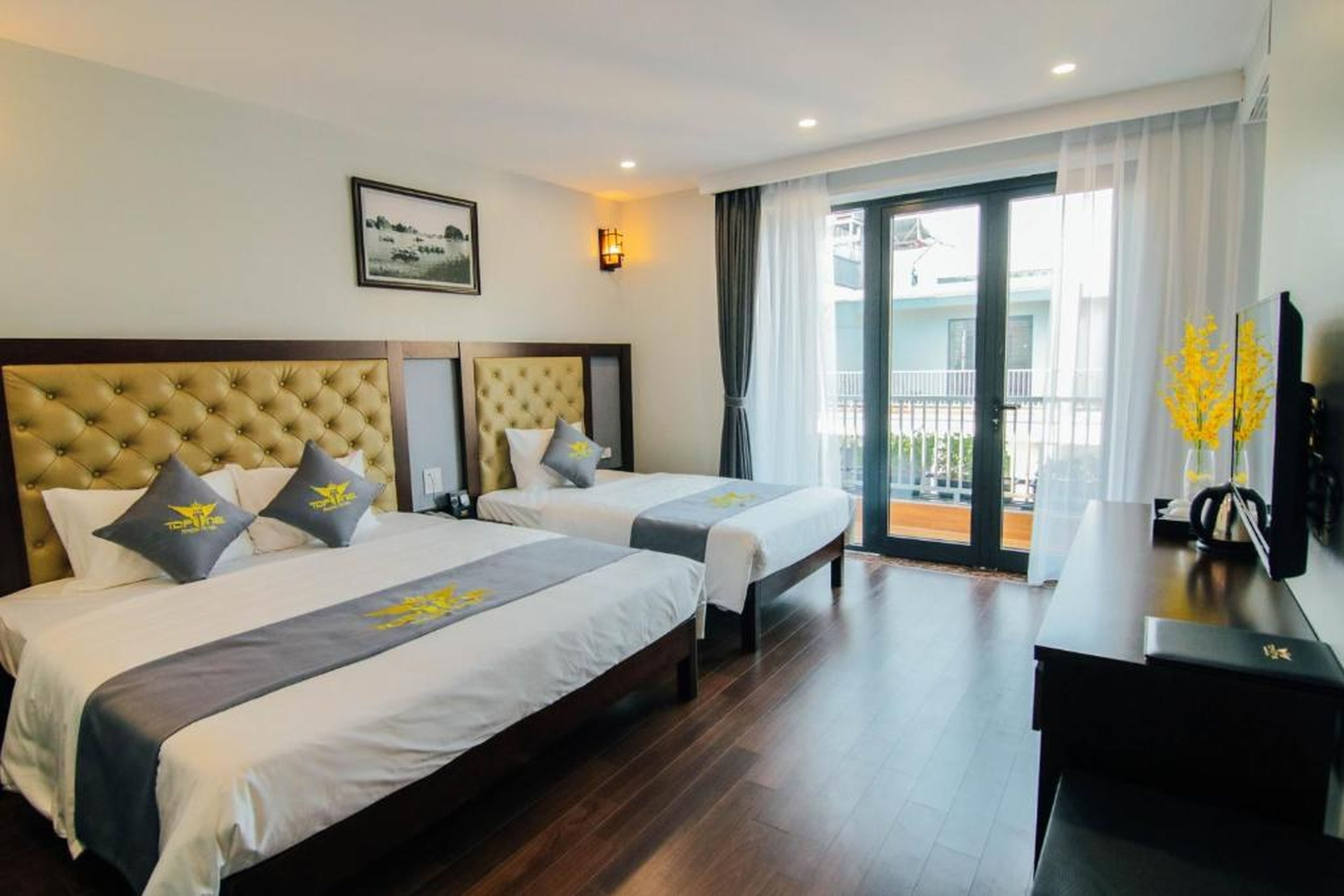 Topone Halong Hotel - Hình 43