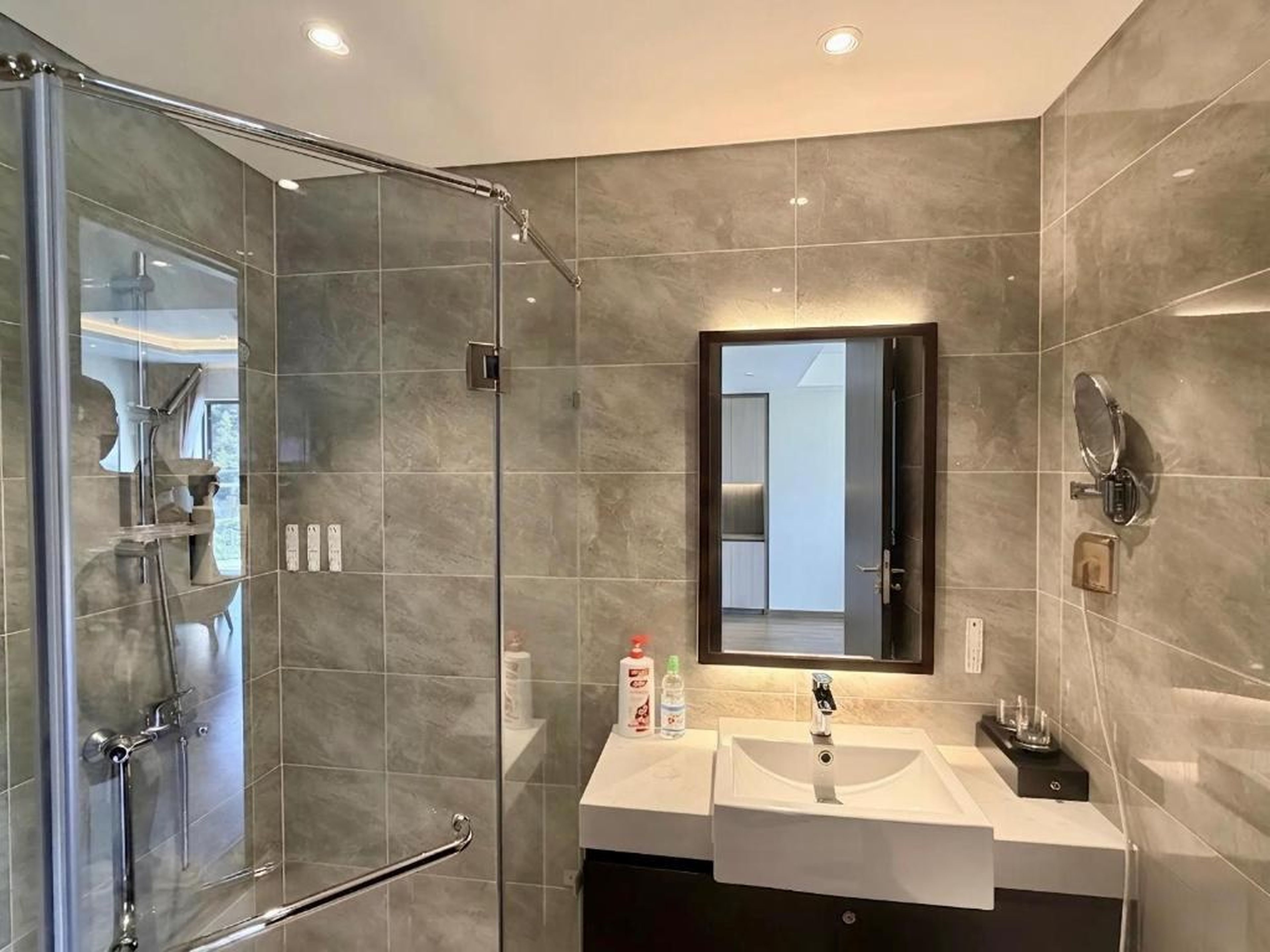 Studio, 2BR Ocean View Apartment - The Sapphire Ha Long - Hình 43