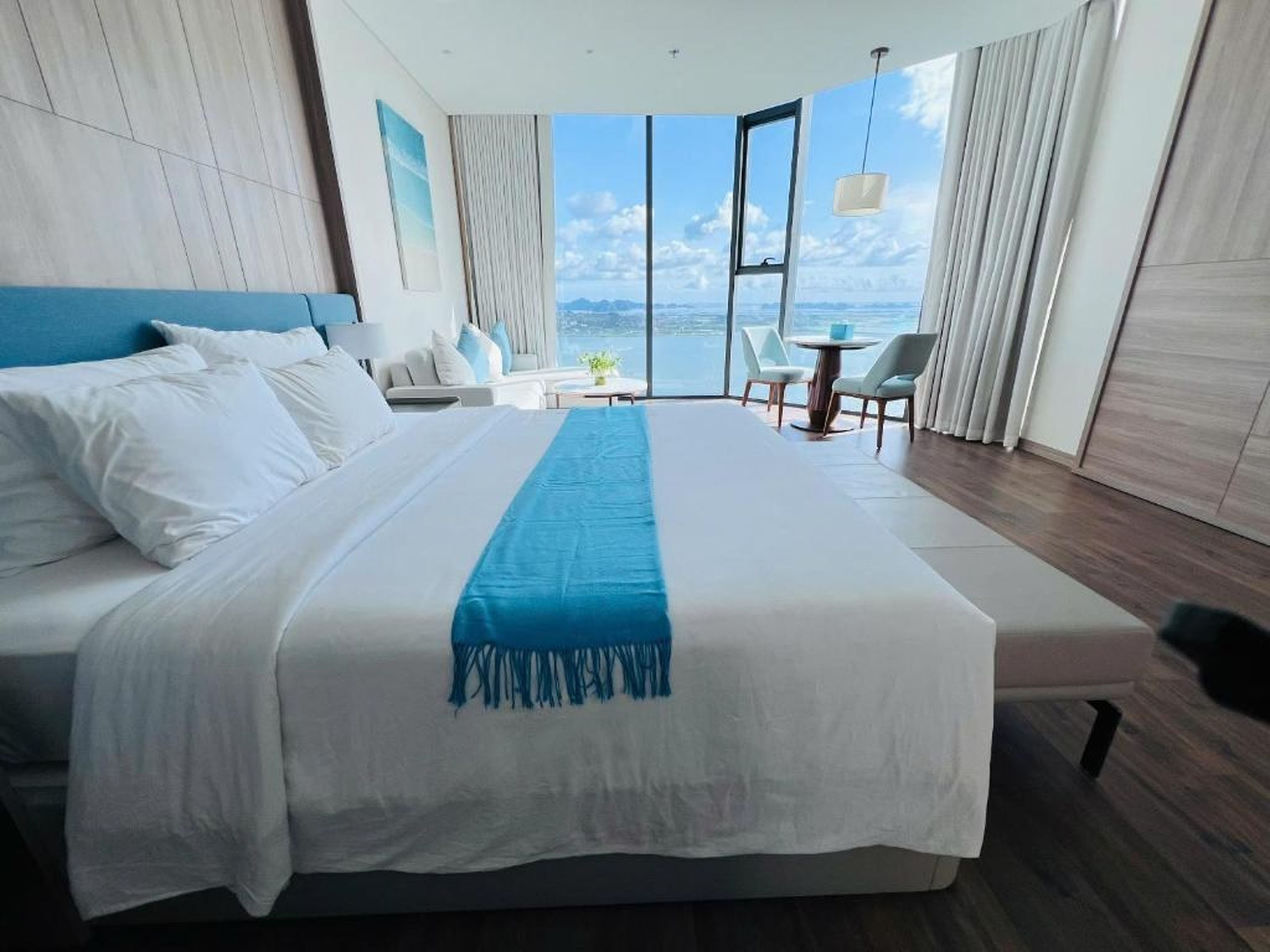 A La Carte Ha Long Apartments by Kevin & Anna - Hình 22