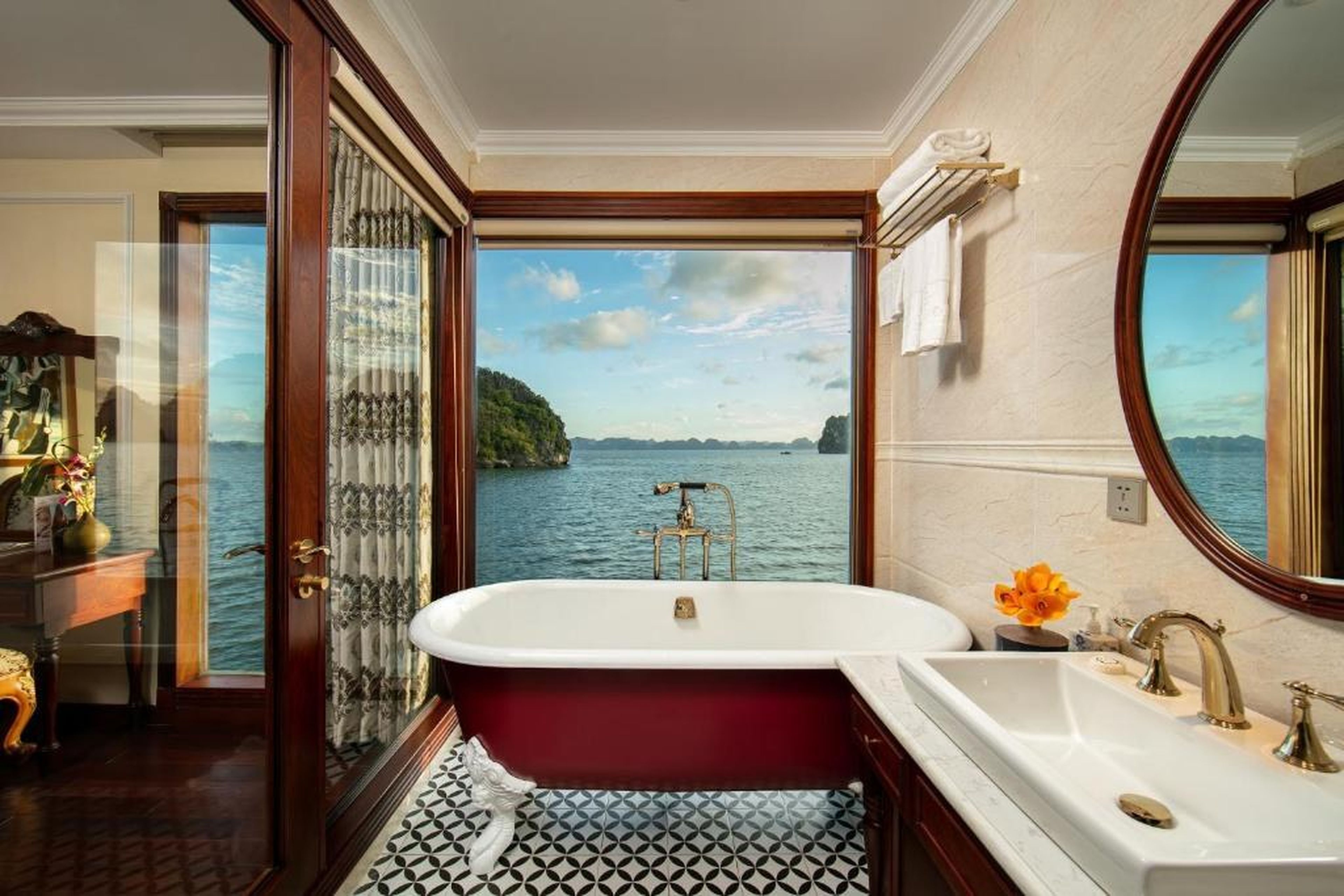 Emperor Cruises Legacy Ha Long - Hình 34