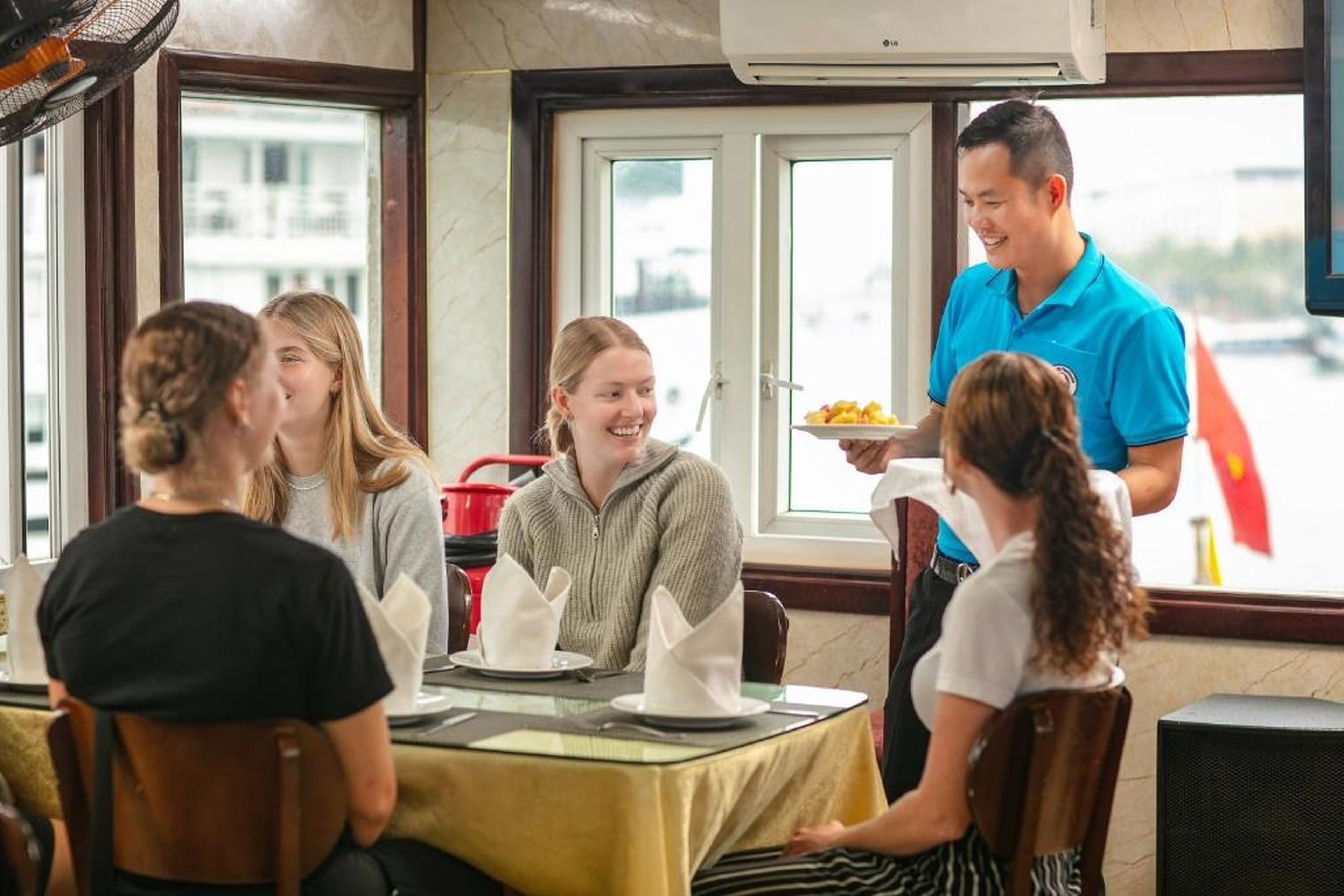 Fantasea Imperial Cruise - Hình 32