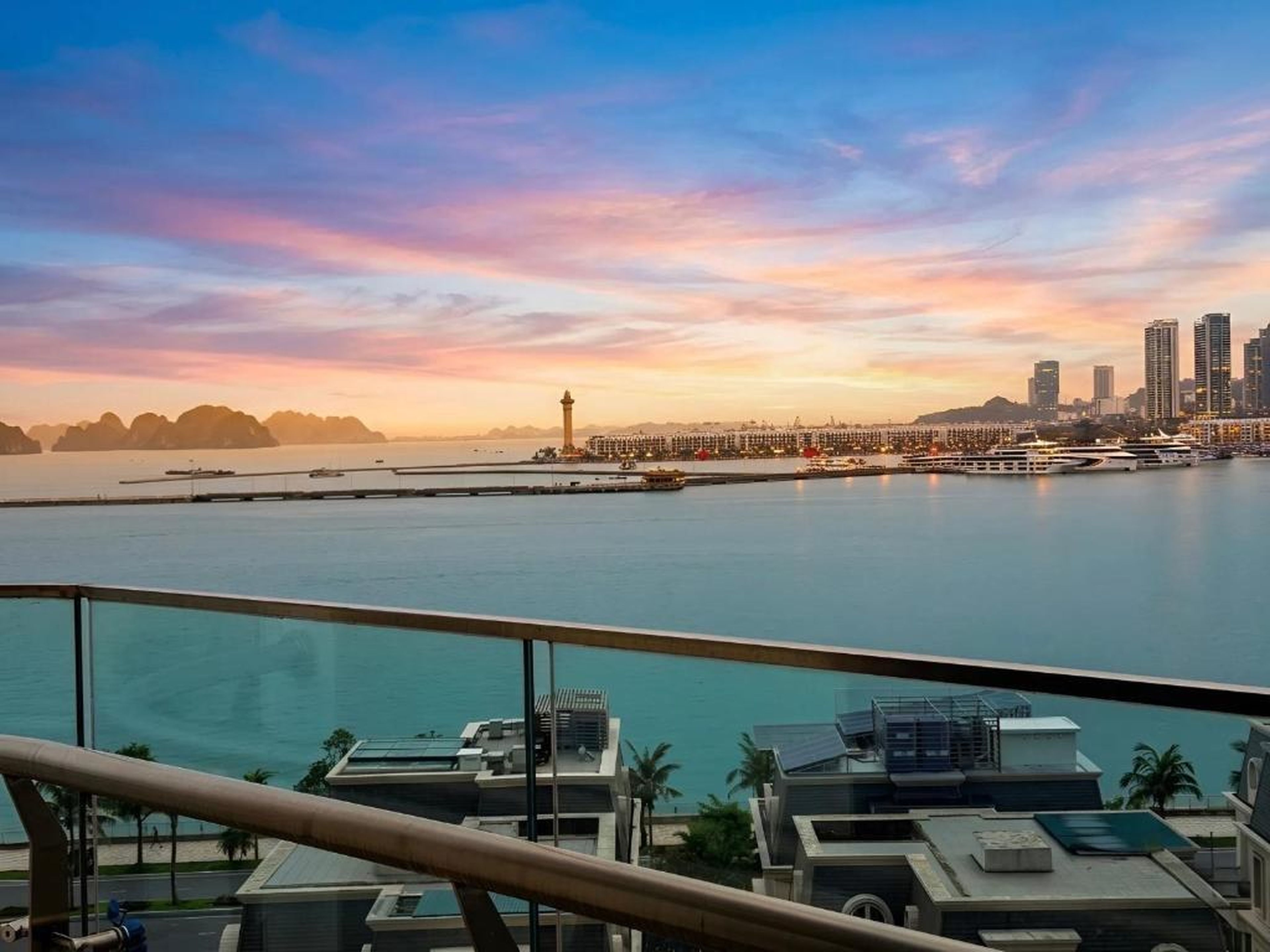 Studio, 2BR Ocean View Apartment - The Sapphire Ha Long - Hình 12