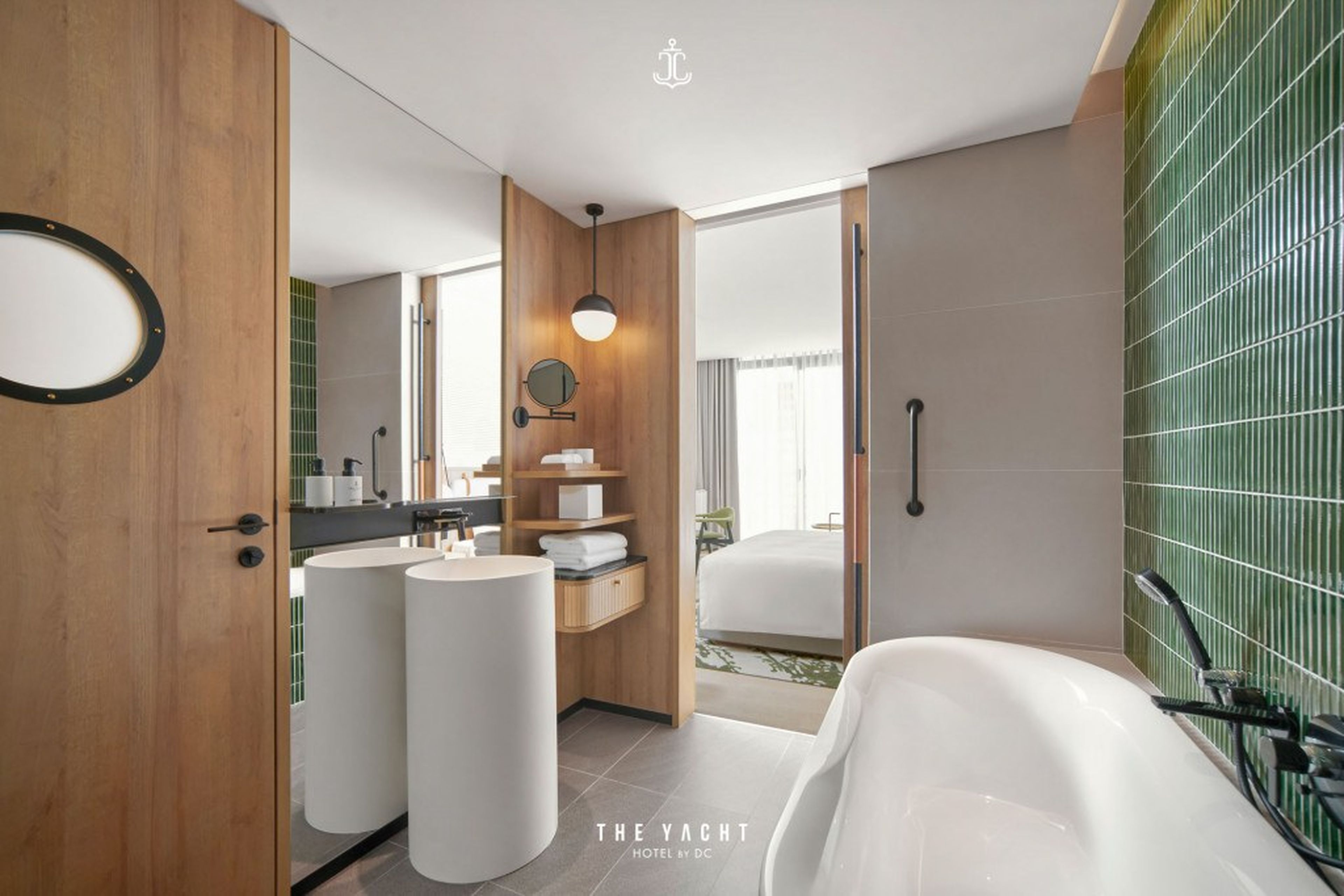 The Yacht by DC – “Du thuyền” sang trọng trên mặt đất neo giữa Hạ Long - Hình 9