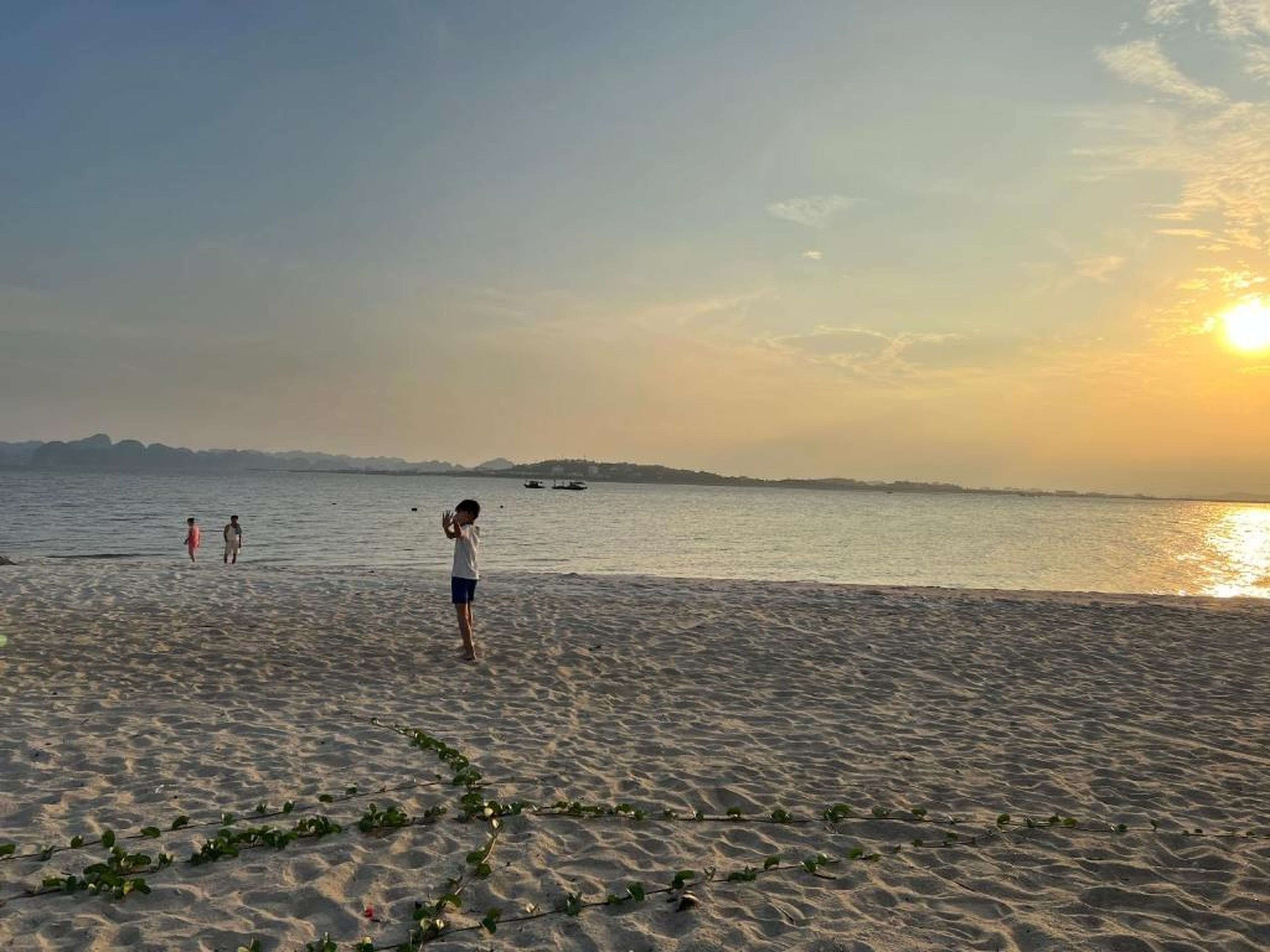 MiVi Seaview Homestay Citadines Marina Hung Thang Ha Long - Hình 14