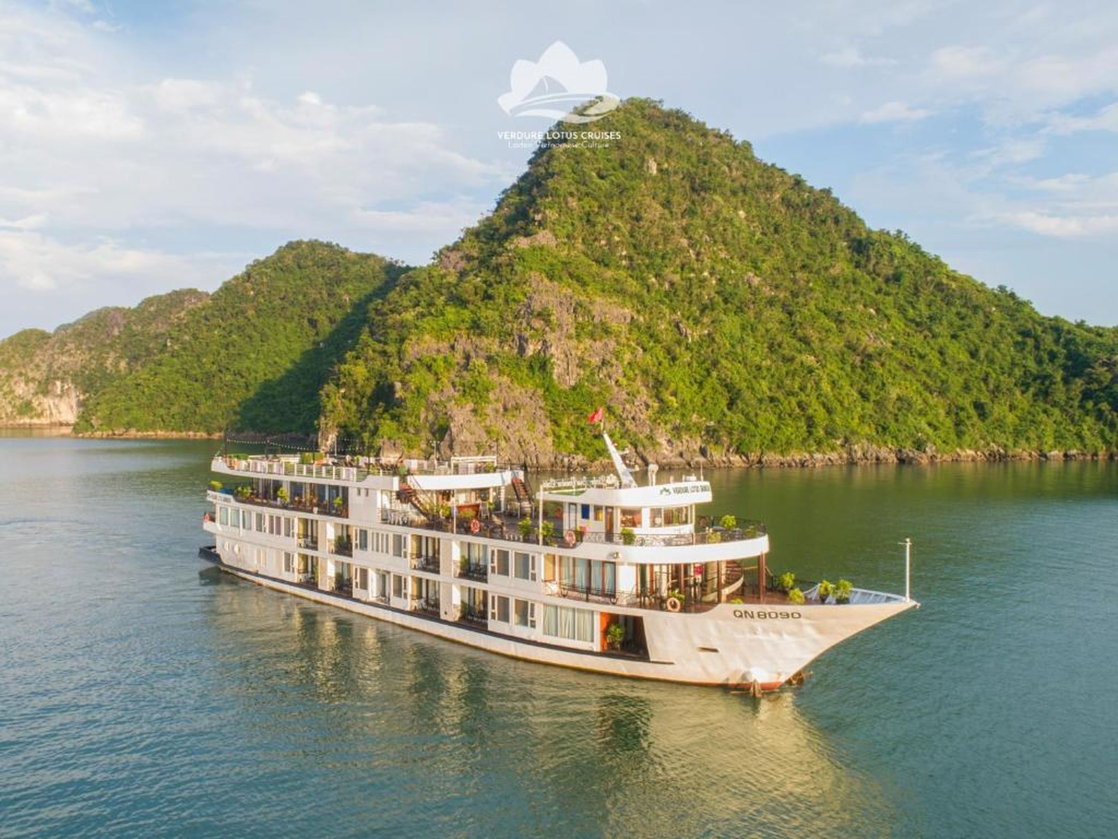 Verdure Lotus Grandeur Cruise on Ha Long Bay - Hình 8