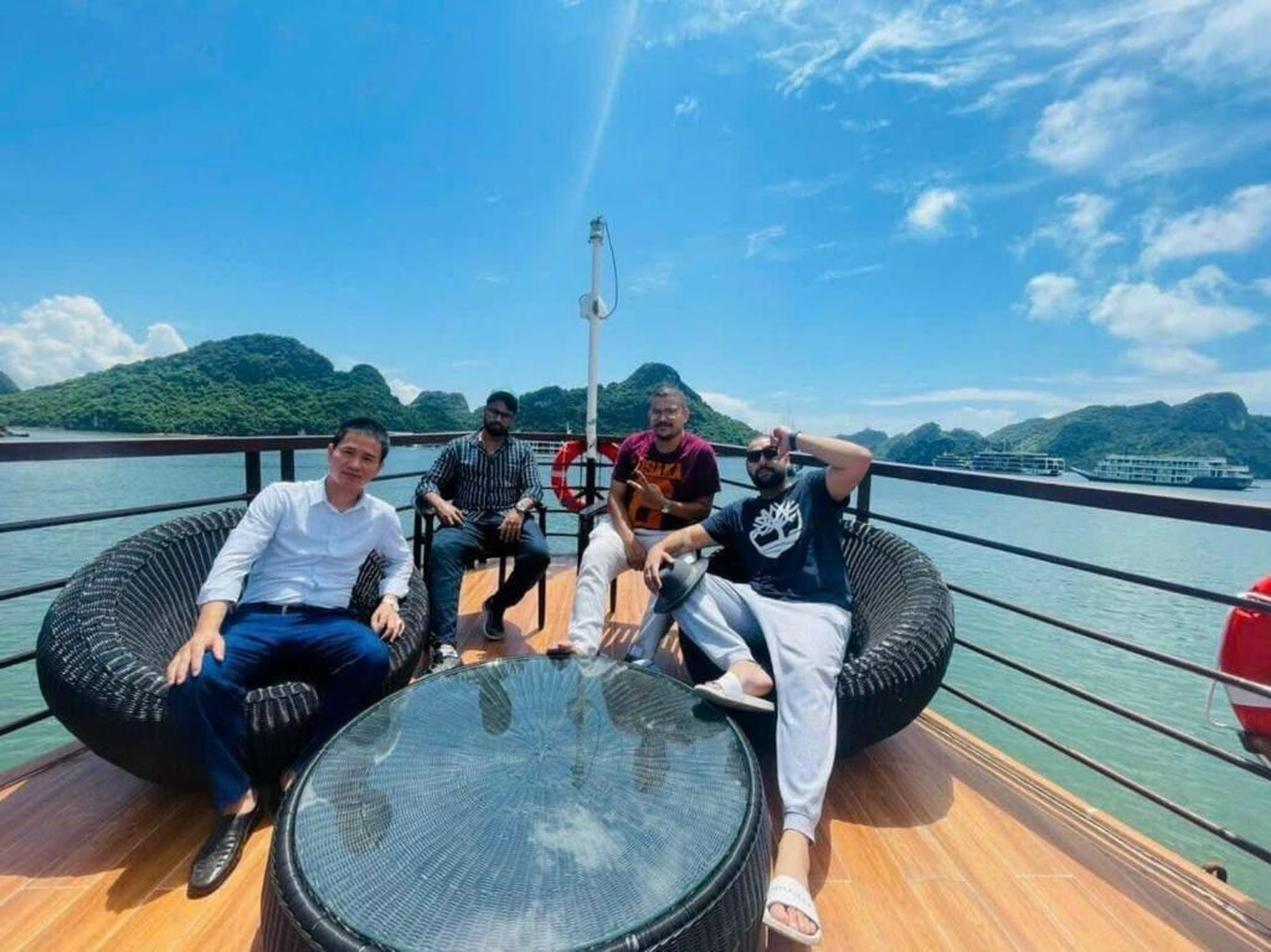 Aqua Elegance Cruise - Halong Bay by AHG - Hình 42