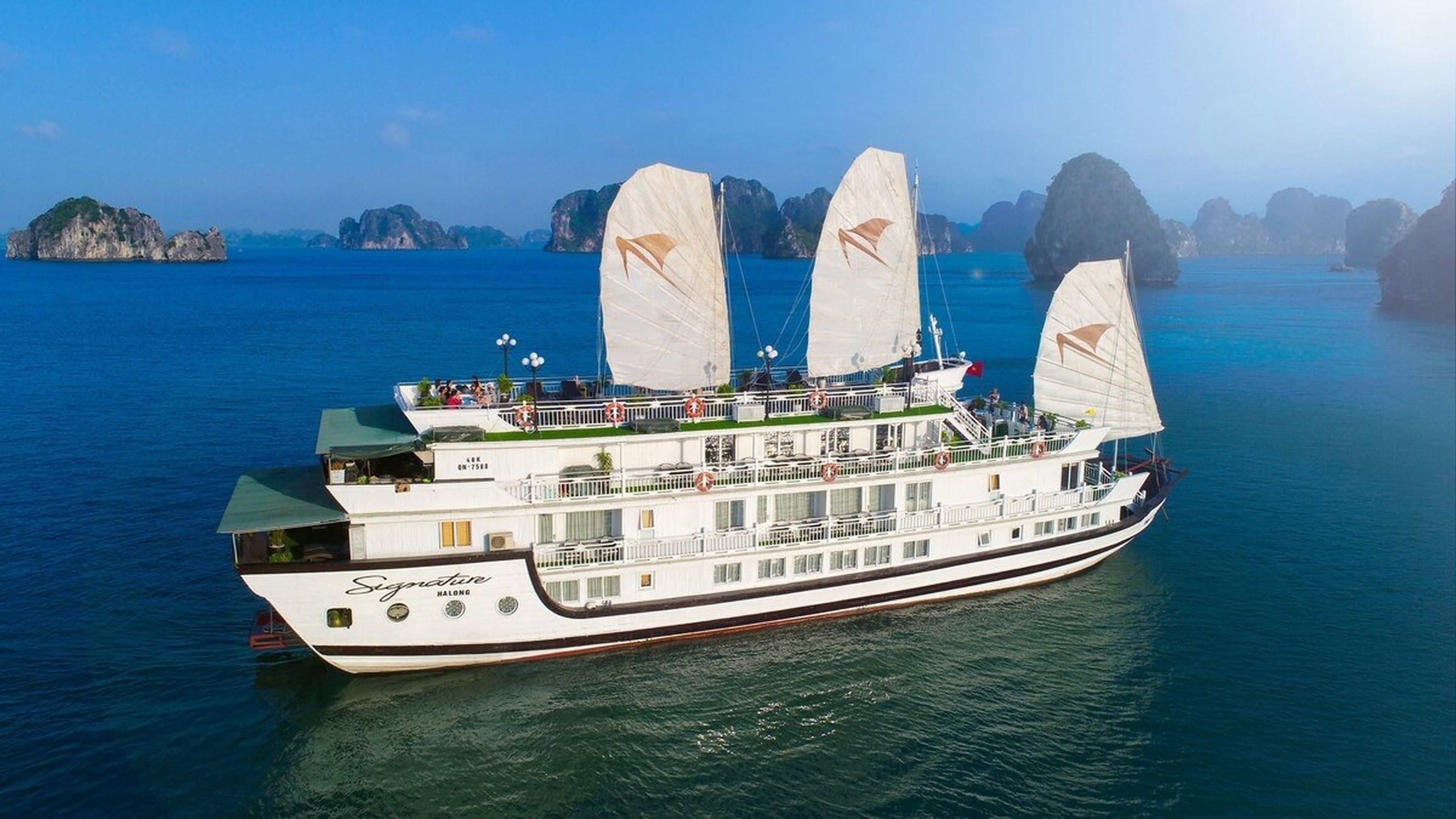 Du thuyền Signature Royal Hạ Long: Khám phá vịnh kỳ quan trên con tàu gỗ sang trọng - Hình 18