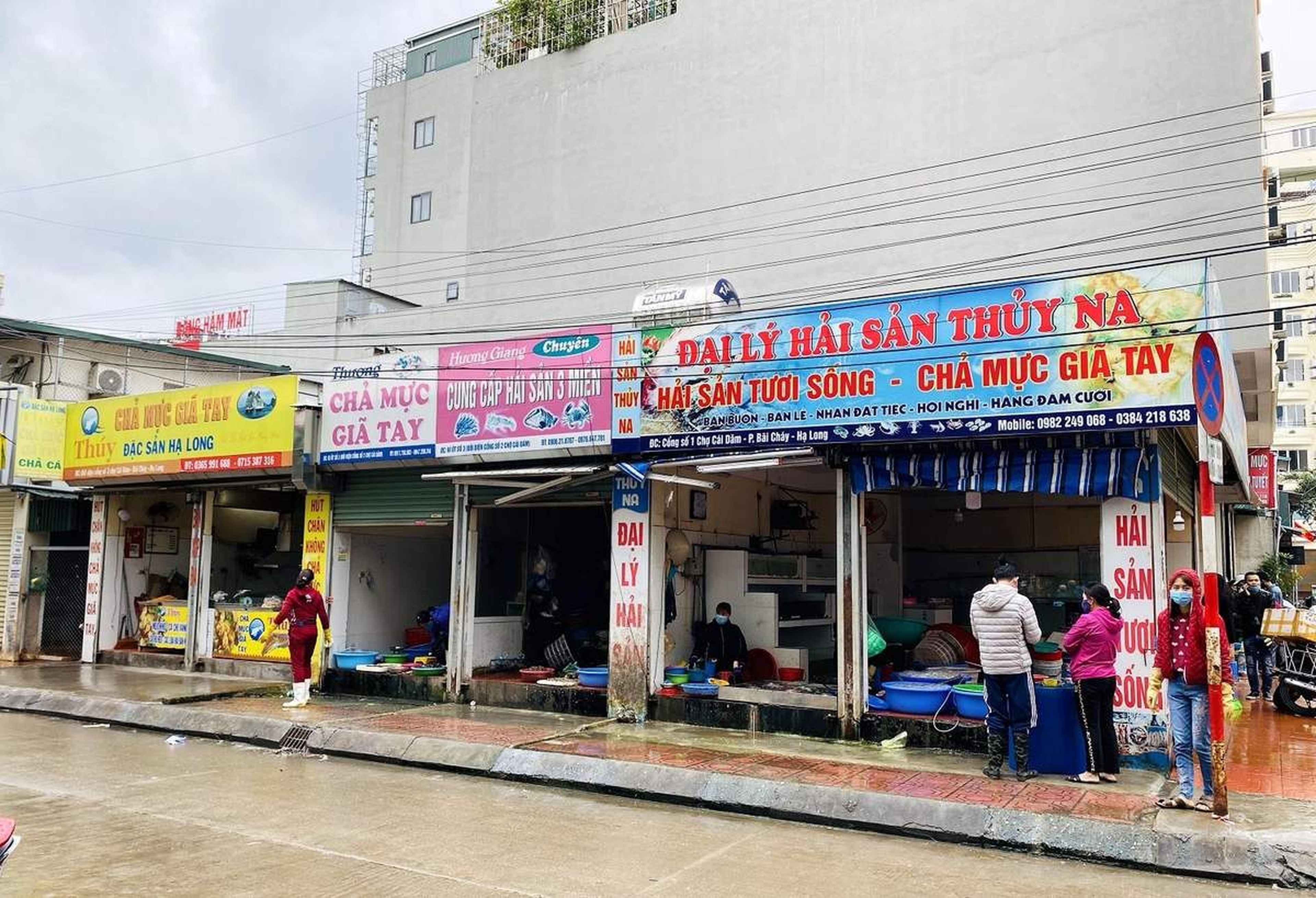 Khám phá những gian hàng sầm uất tại Chợ Hải sản Cái Dăm - Hình 4