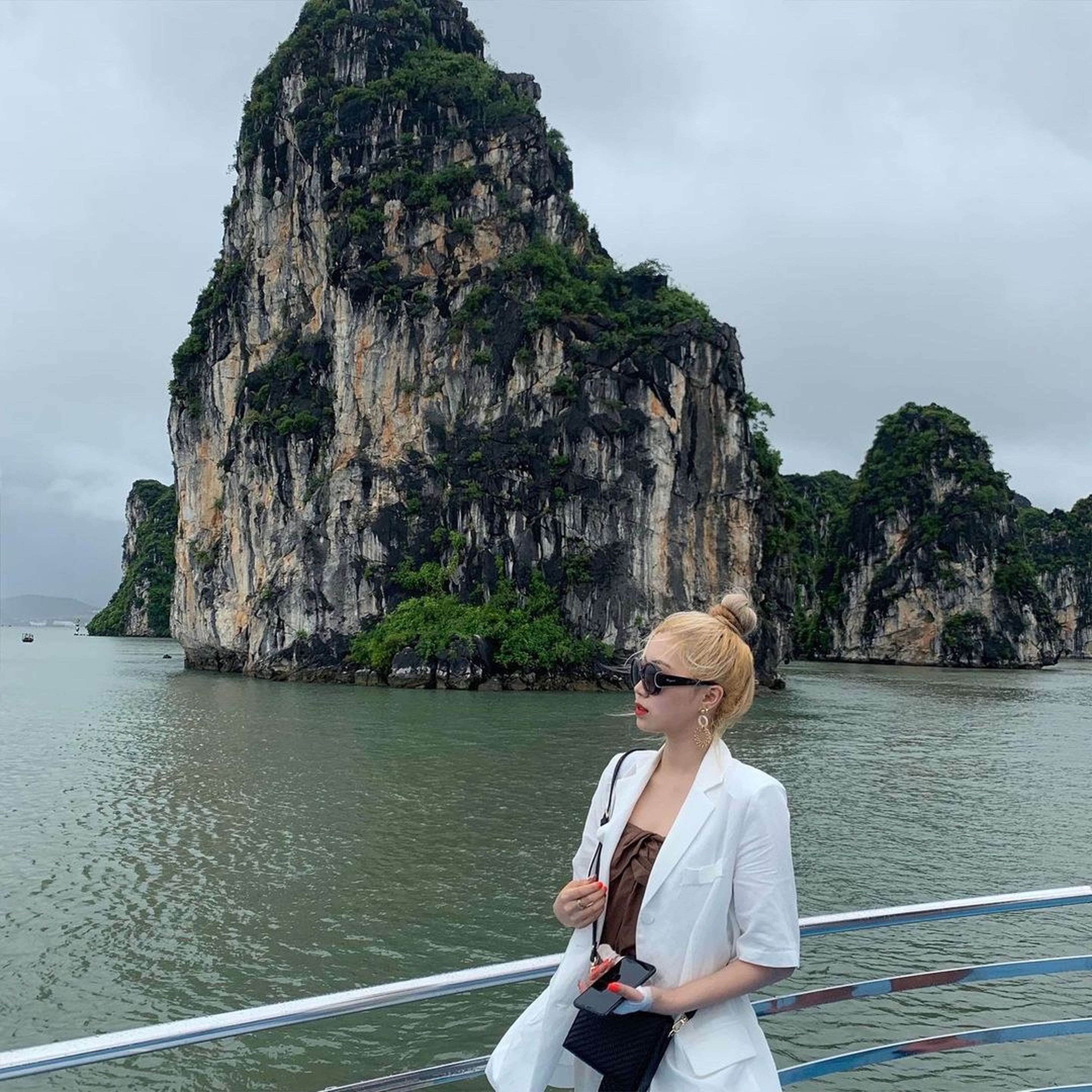 Đảo Soi Sim - Khám phá vẻ đẹp hoang vu giữa lòng Di sản vịnh Hạ Long - Hình 12