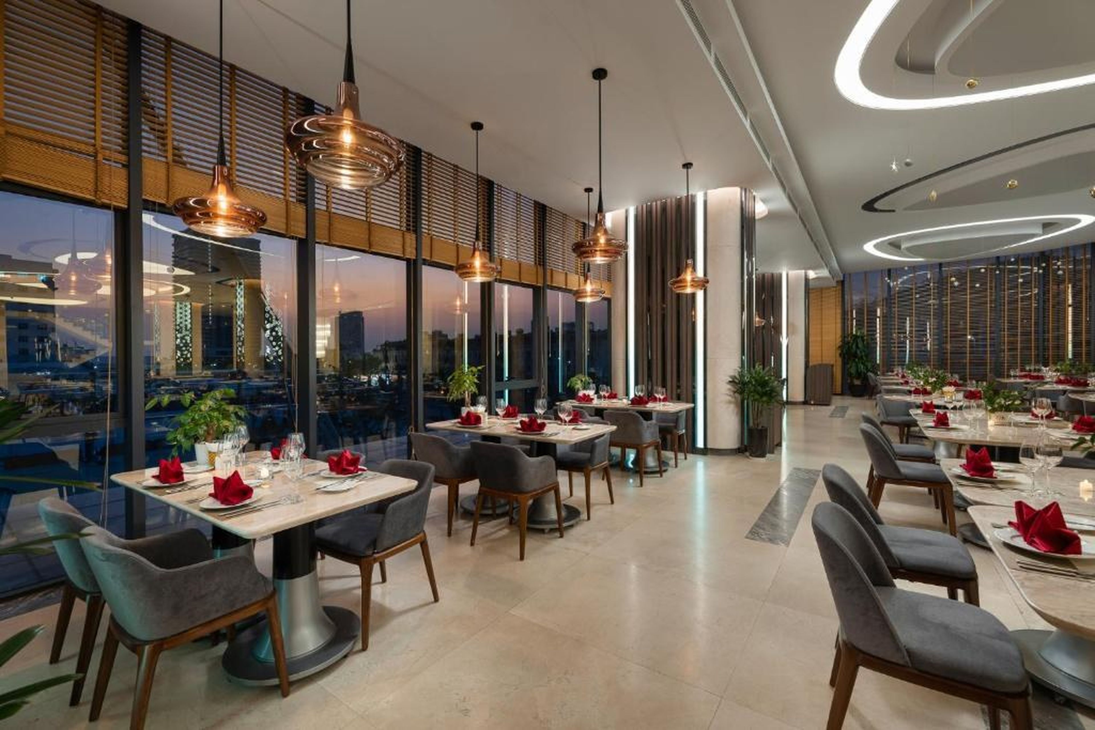 DeLaSea Ha Long Hotel - Modern Bayview Escape - Hình 28
