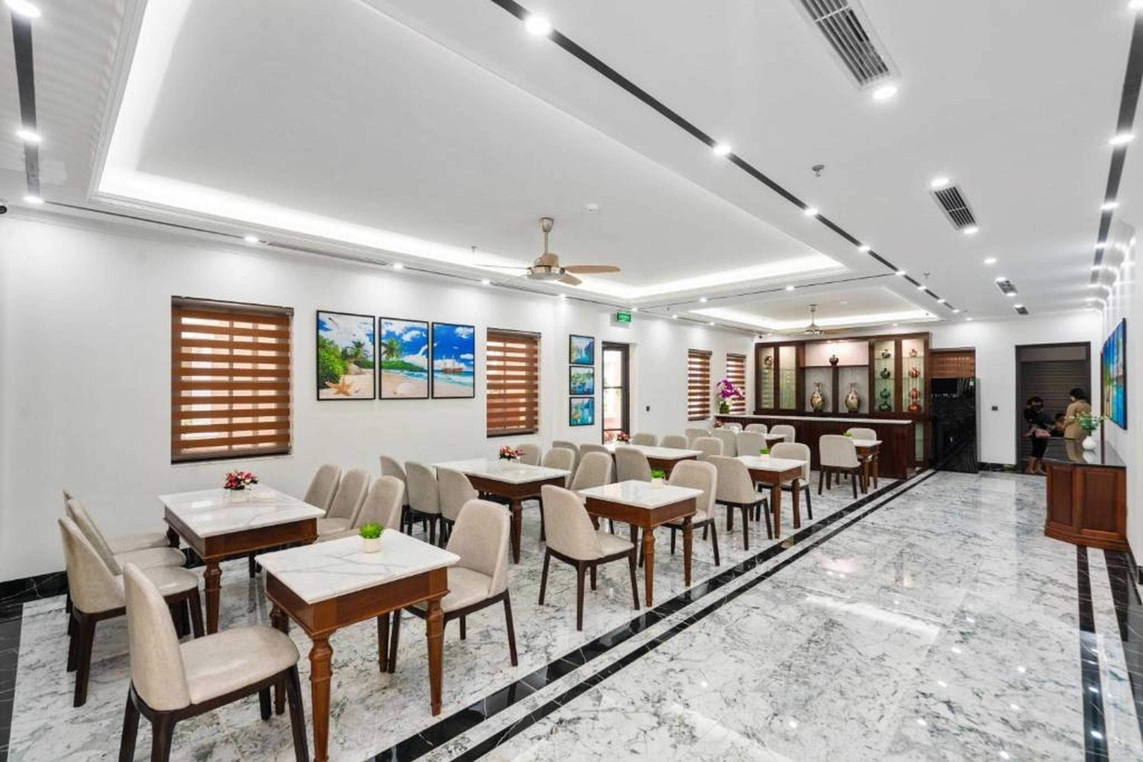 The Enchanted Ha Long Hotel - Bai Chay Beach - Hình 2