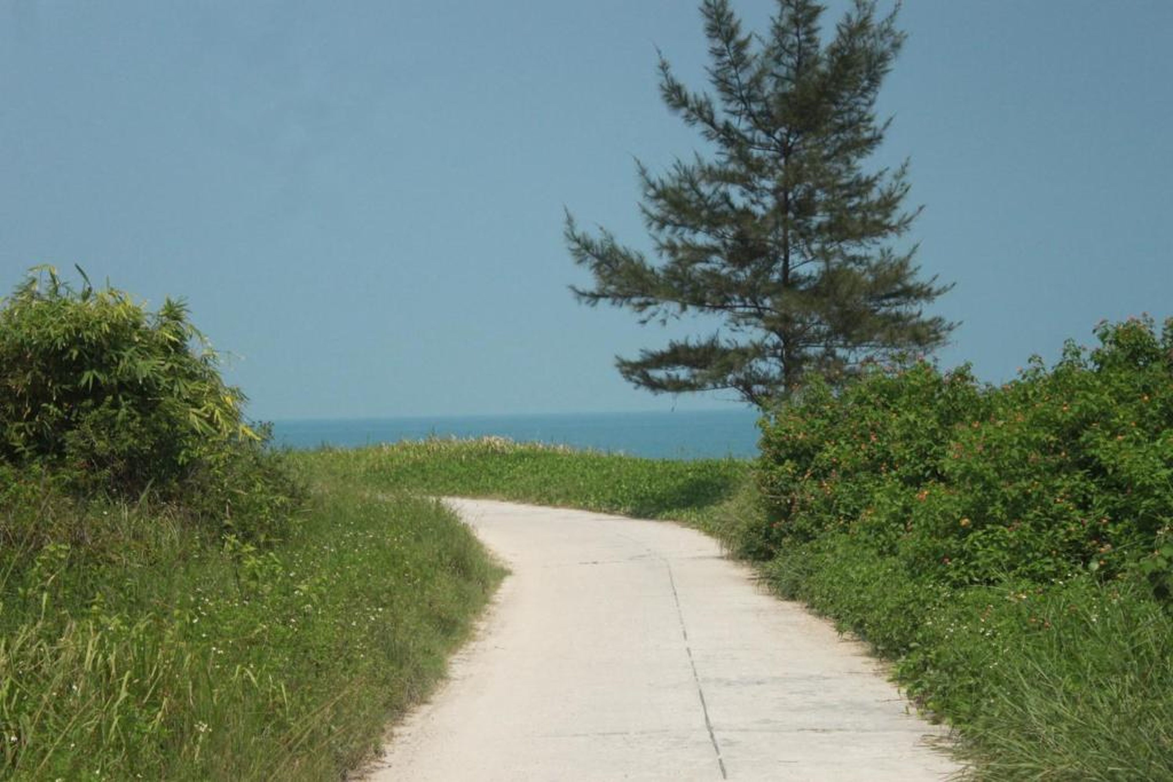 Minh Chau Beach Resort - Hình 13