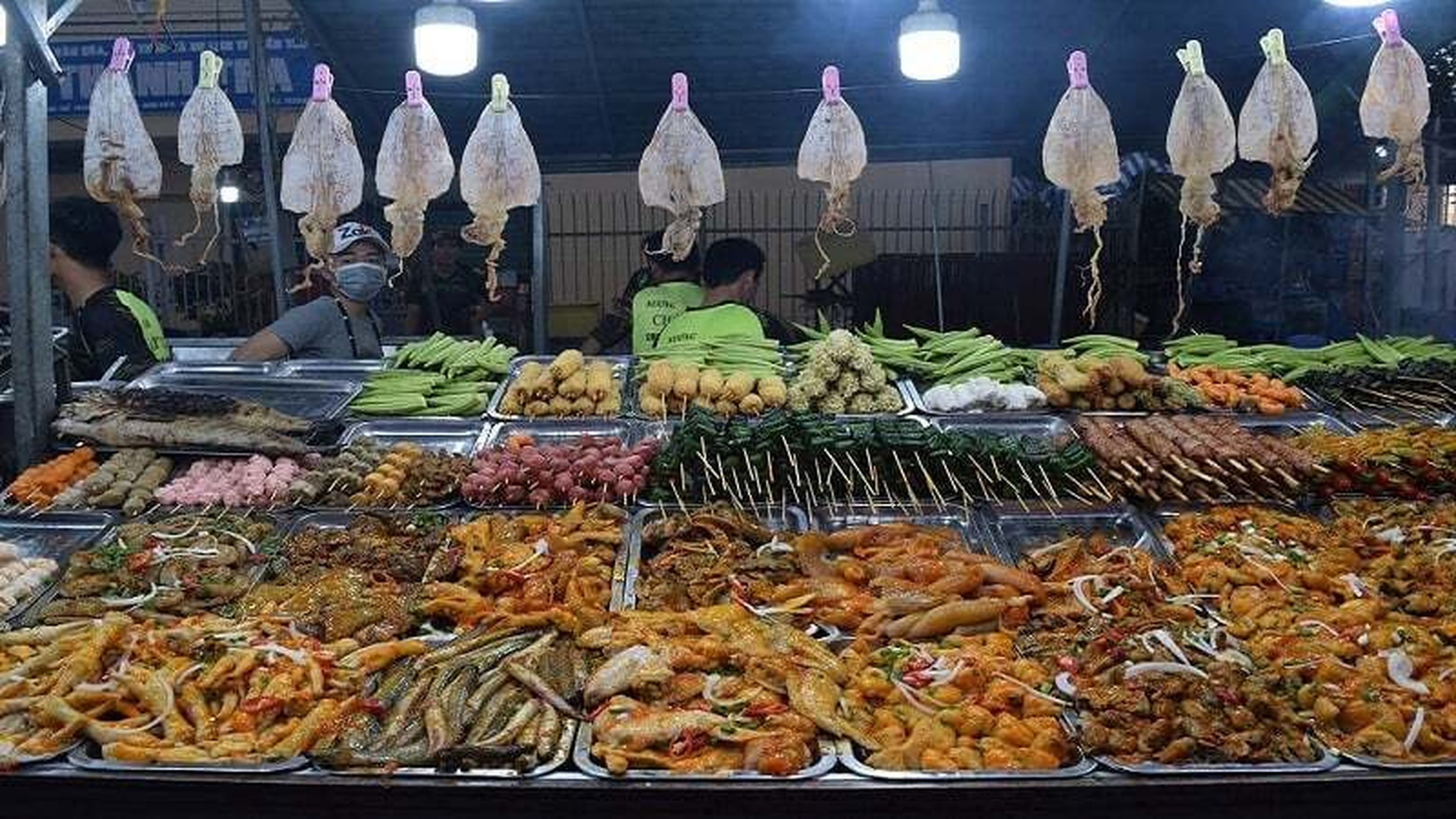 10 khu chợ Hạ Long nổi tiếng với thiên đường đặc sản thơm ngon - Hình 10