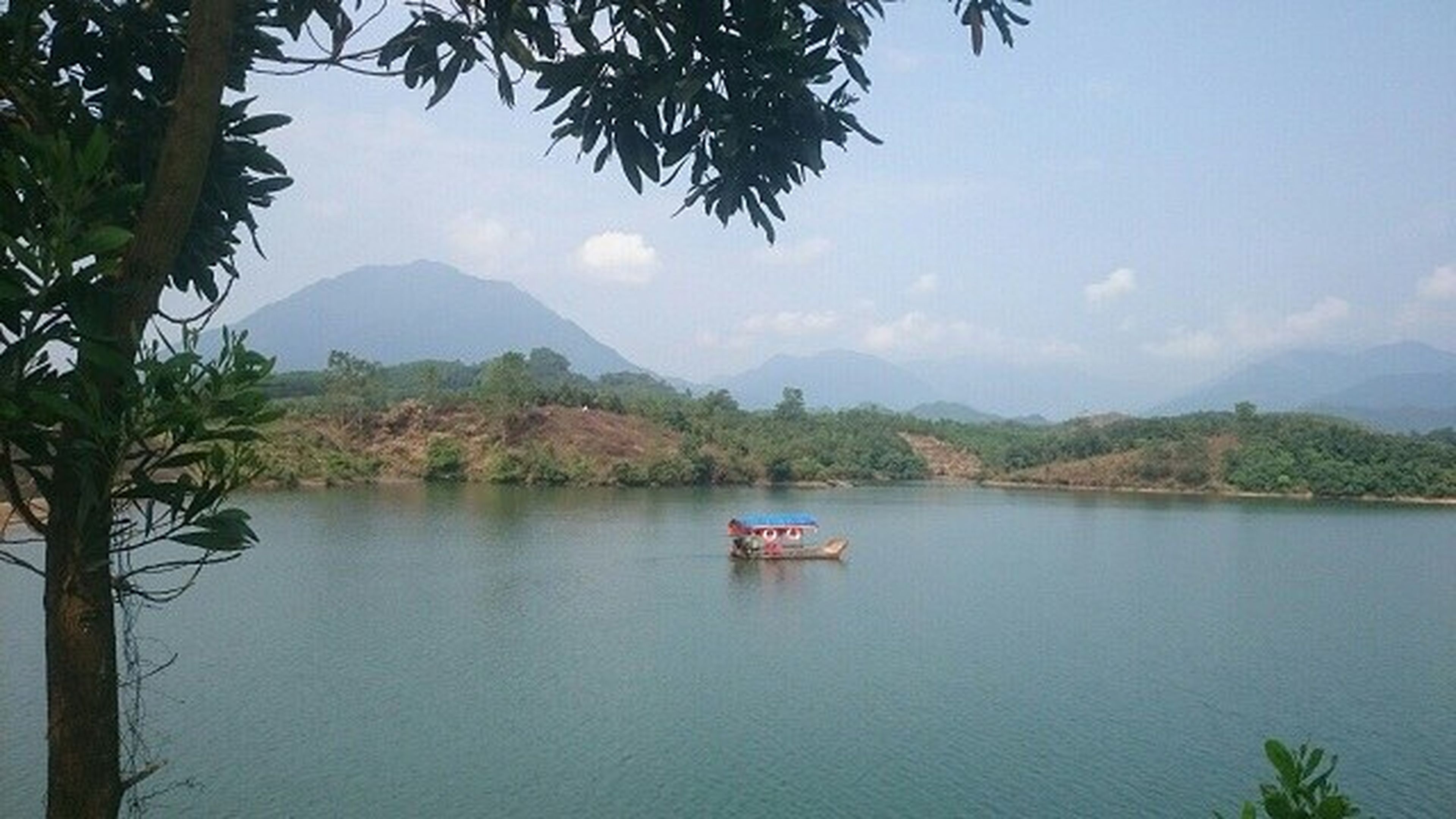 Hồ Trúc Bài Sơn – “Hồ trên núi” thơ mộng ở Quảng Ninh - Hình 1