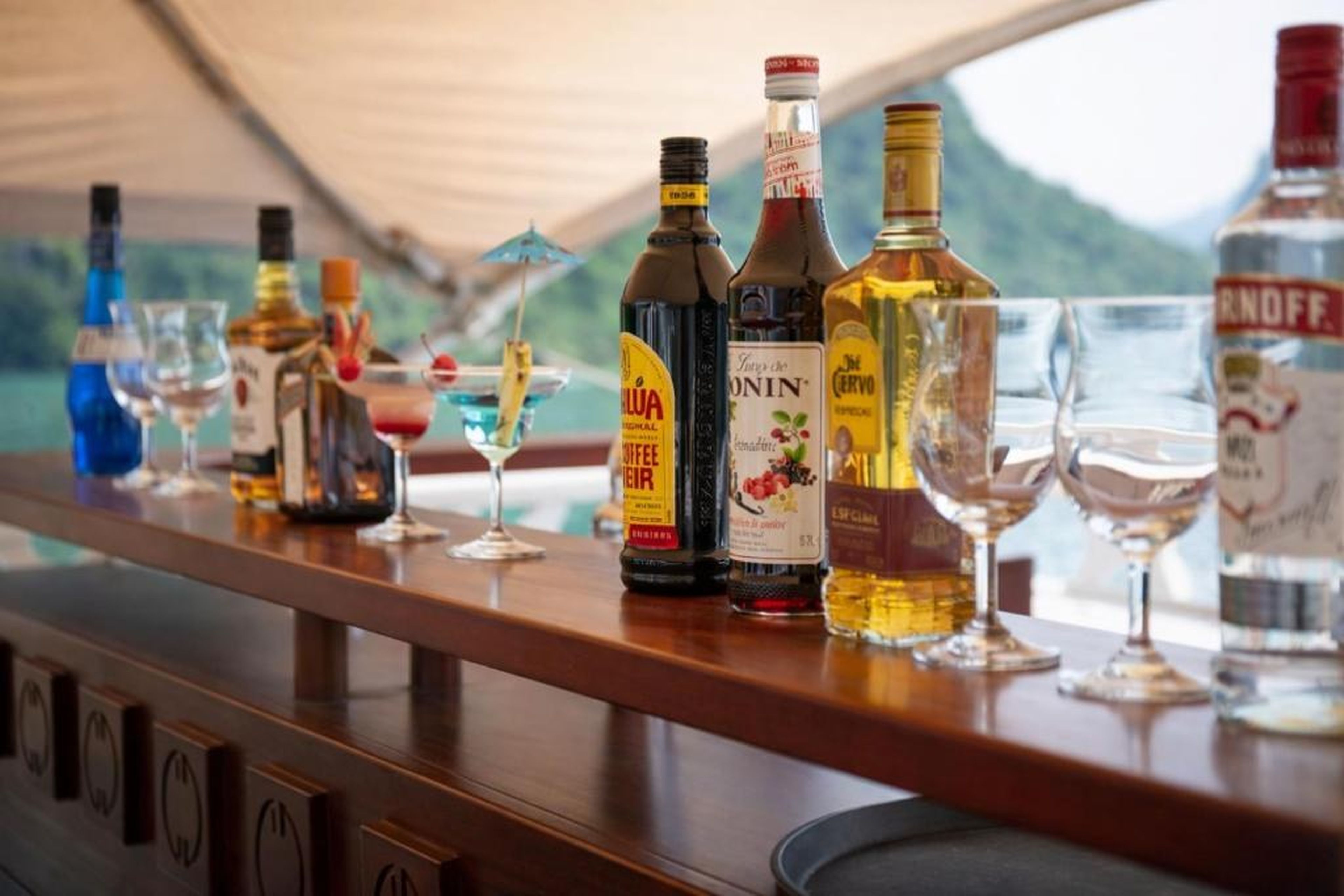 Private Sail Ha Long - Bai Tu Long - Hình 3