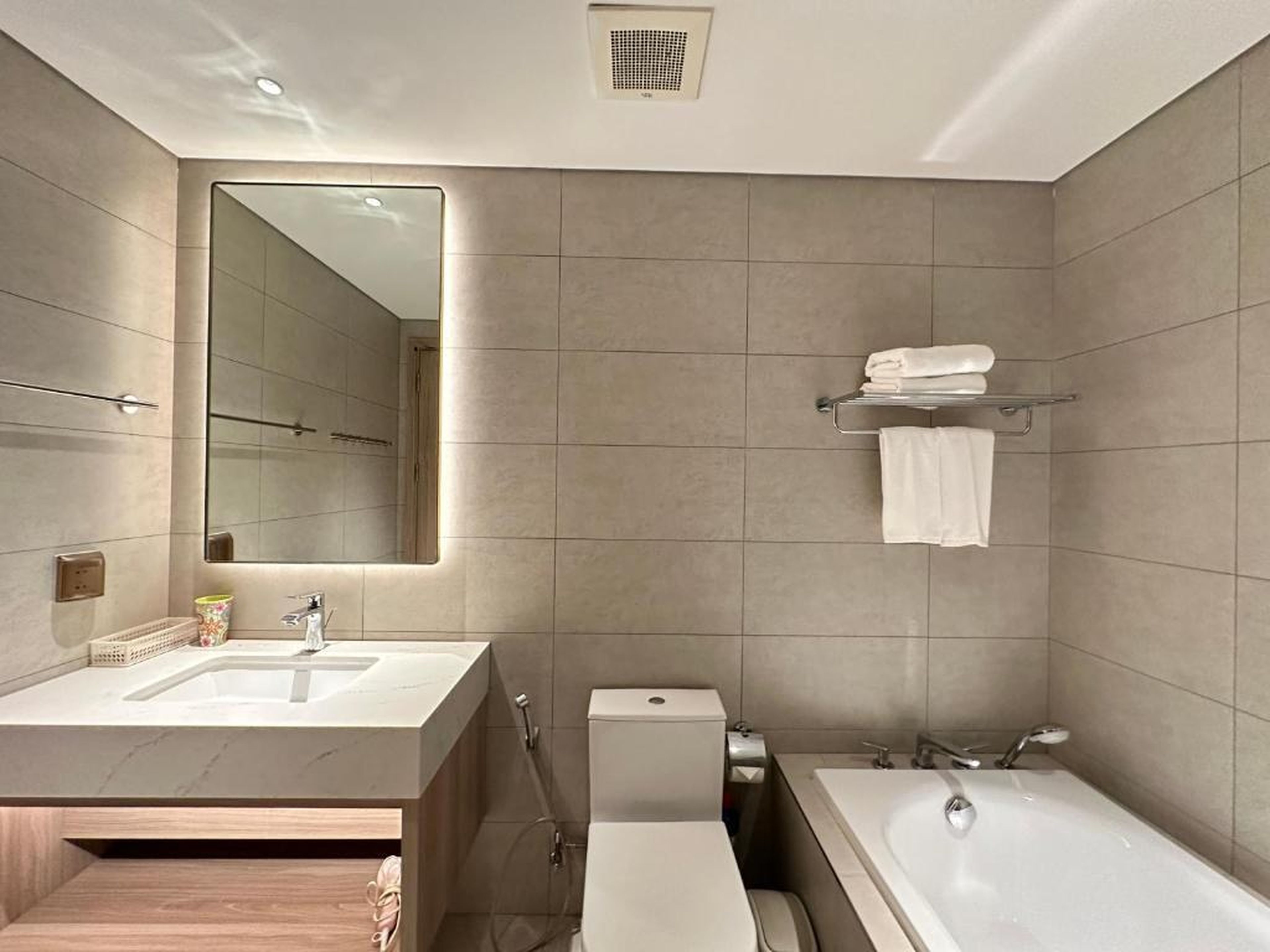 Lumi Apartment Alacate Hạ Long - Hình 47