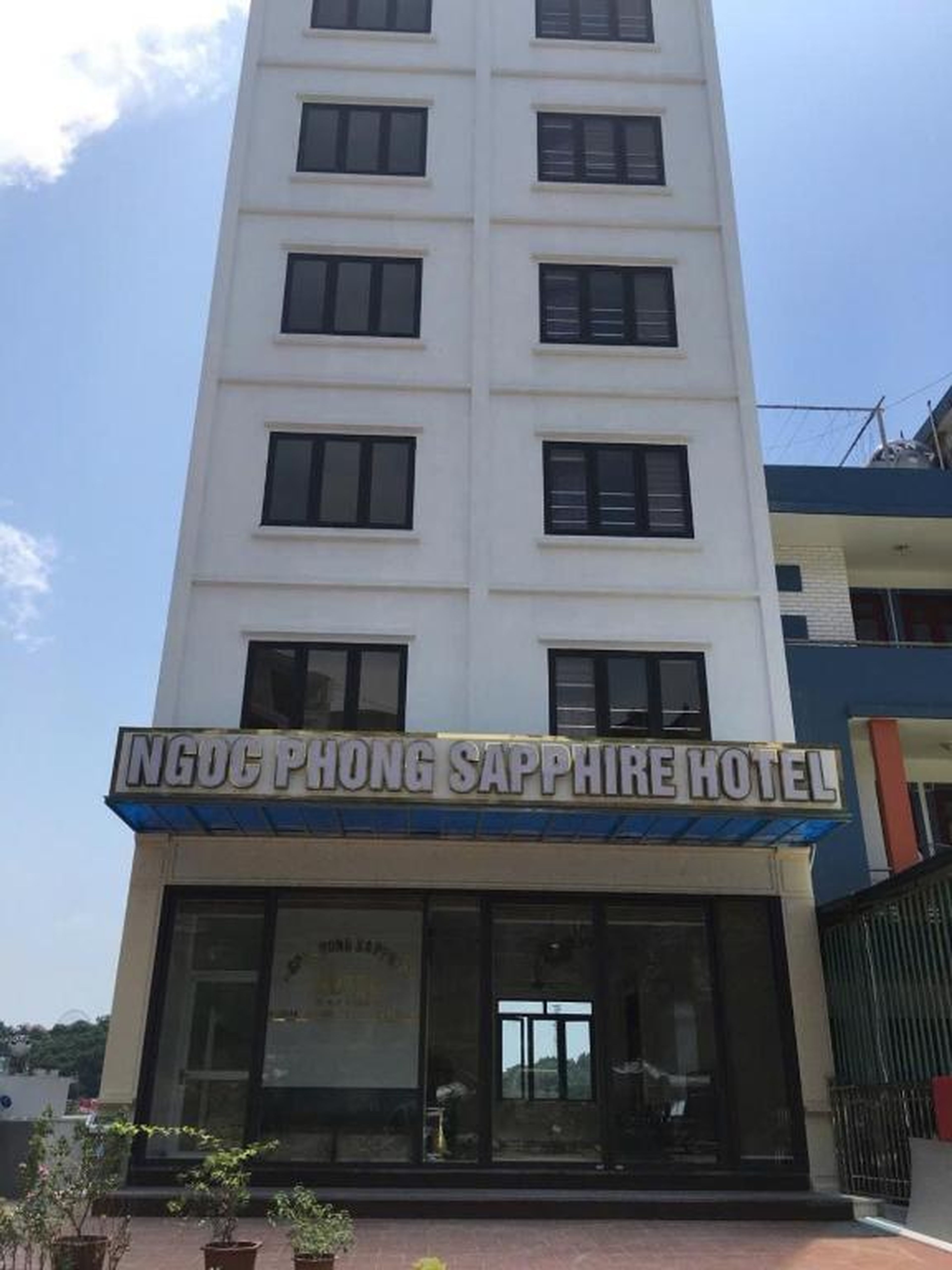 Hotel in central HaLong bay, very friendly, spotless, spacious and airy - Hình 3