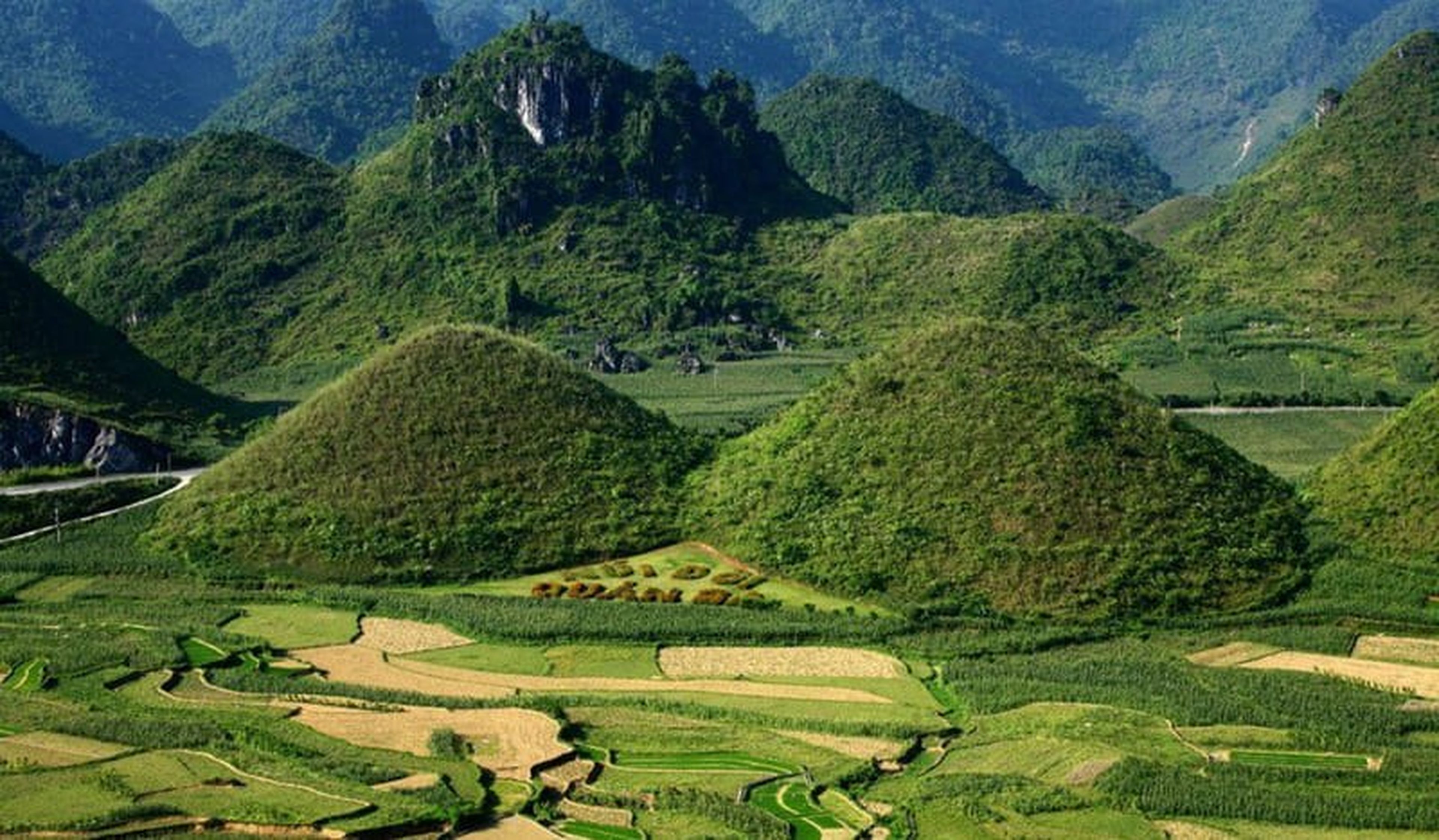 Vọng cảnh Hà Giang Loop, cung đường trong mơ xứ Đông Bắc - Hình 5