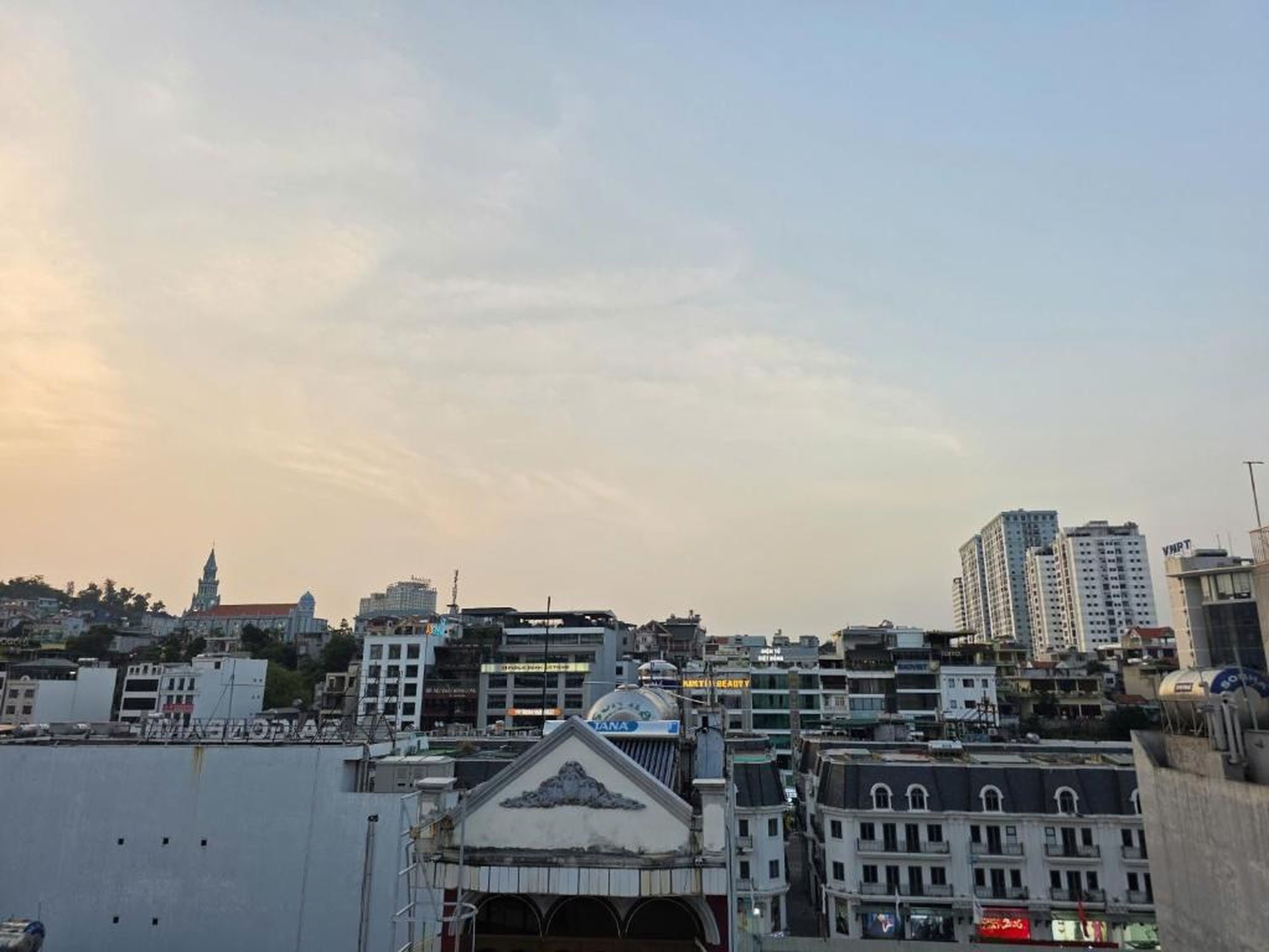 Cozy Nest Homestay Ha Long - Hình 31