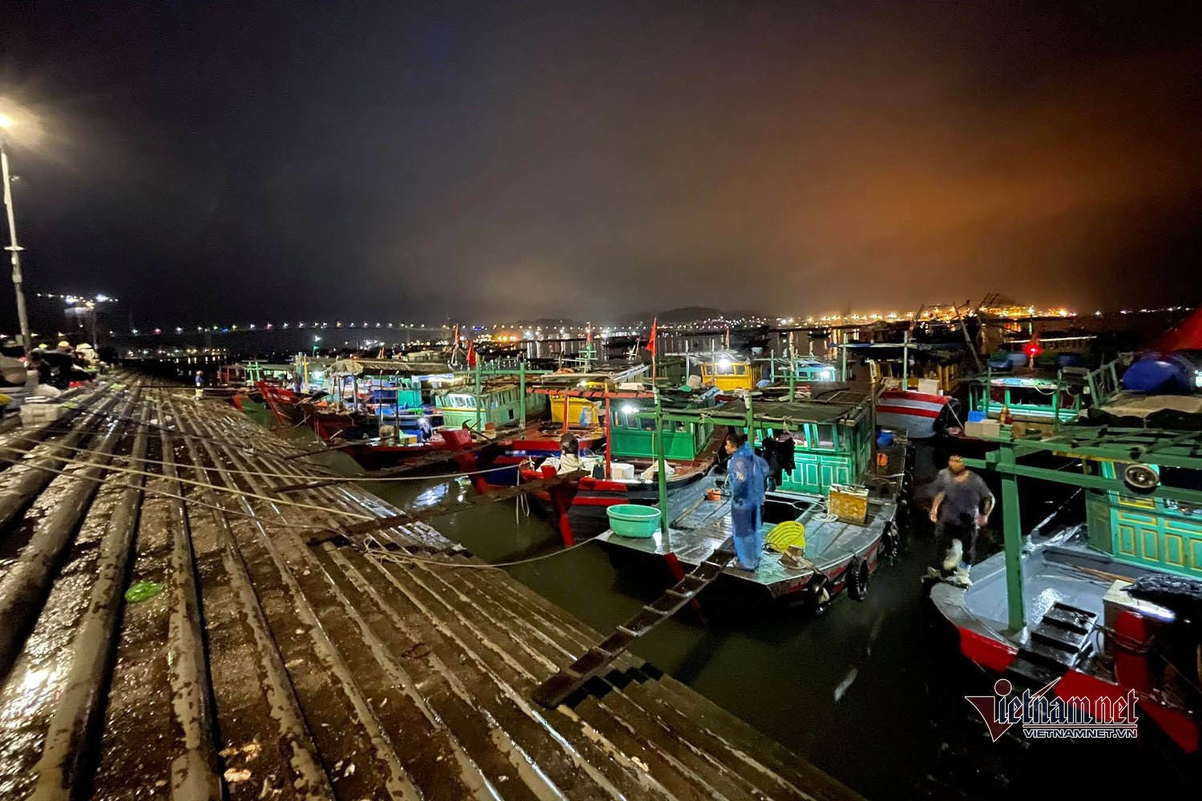 Chợ hải sản Hòn Gai - Chợ đầu mối nổi tiếng thành phố Hạ Long - Hình 6