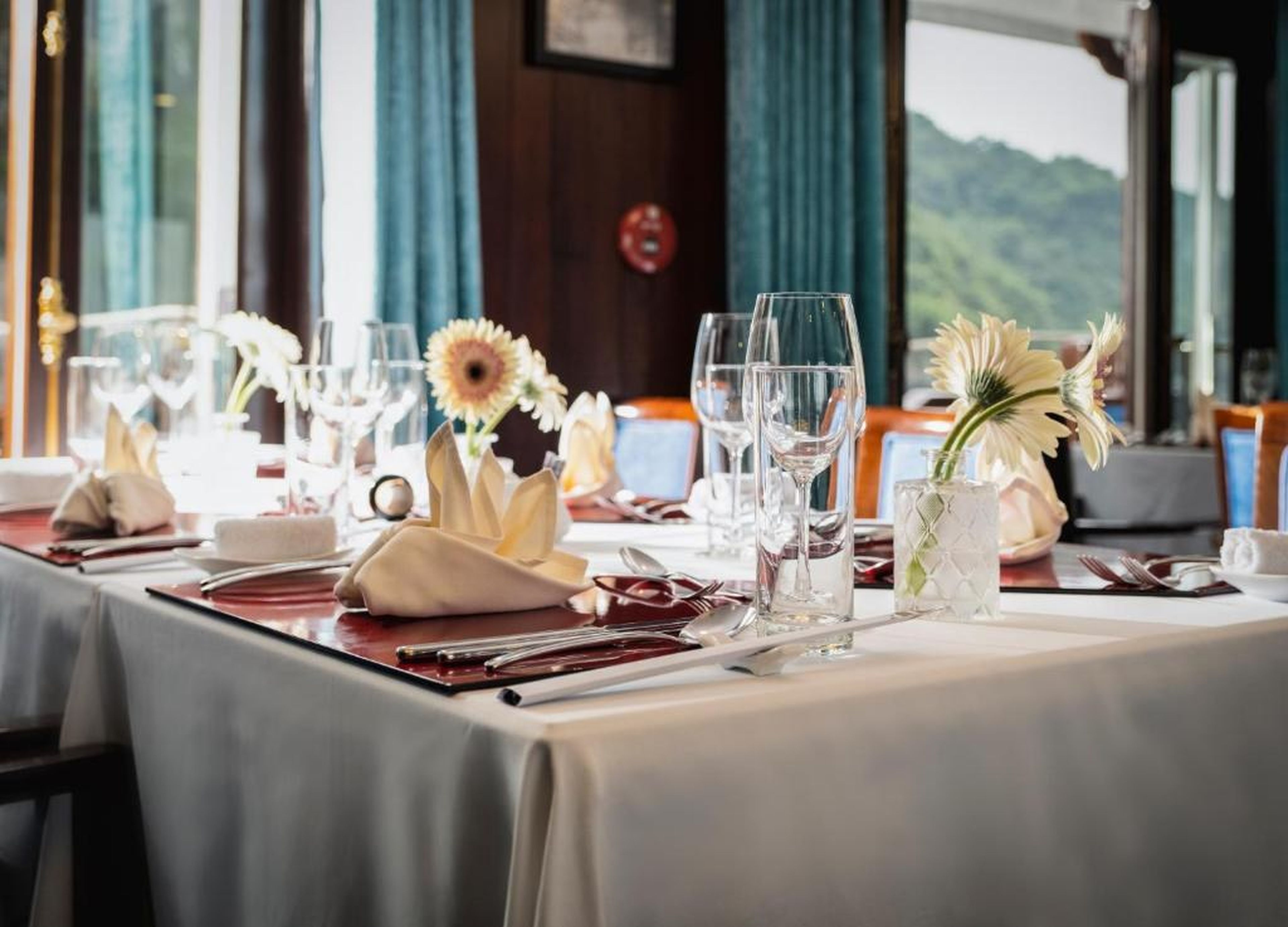 Bhaya Halong Cruises - Hình 2